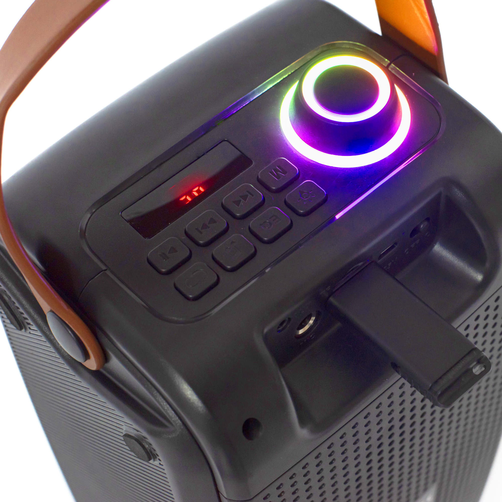 Haut-parleur noir avec des lumières colorées autour d'un contrôle du volume. Port USB. Poignée marron.