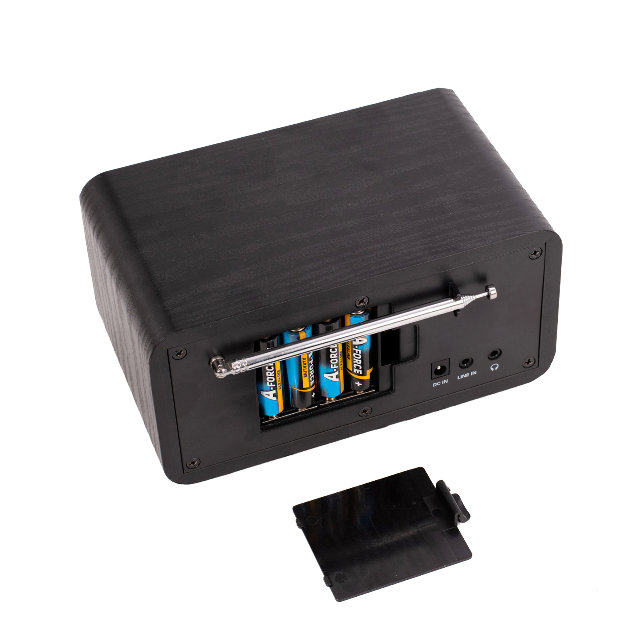 Czarna drewniana skrzynka z bateriami i anteną, z odłączoną pokrywą baterii.