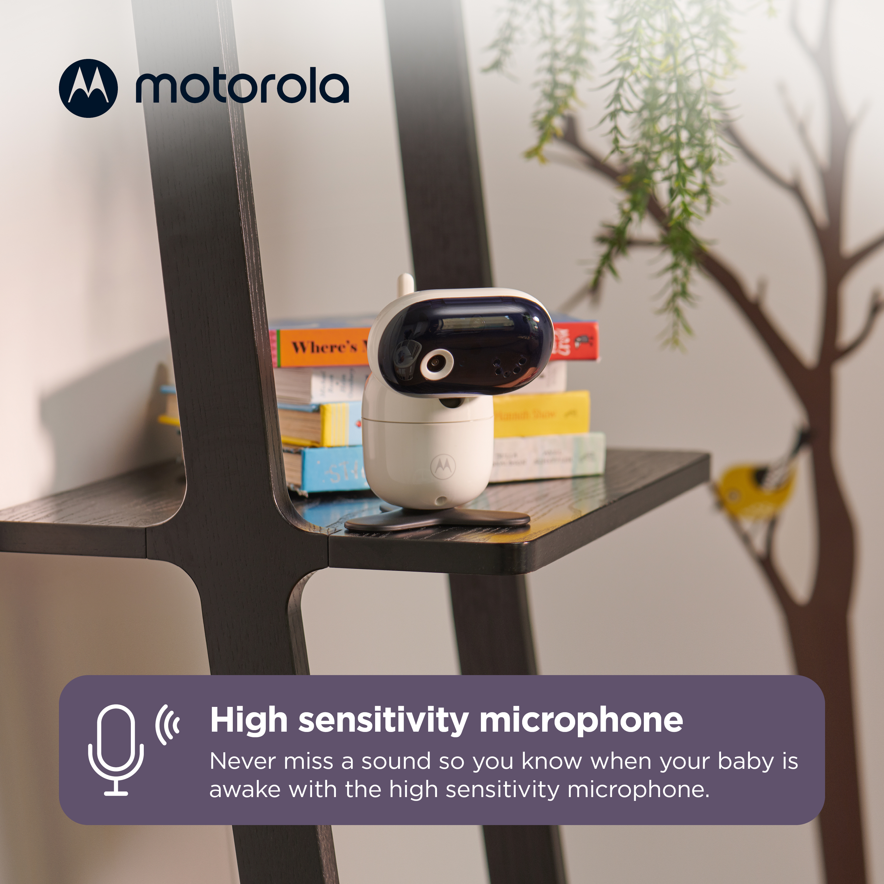 Babyphone auf einem Regal. Ein Motorola-Logo und Text mit hoher Empfindlichkeit.