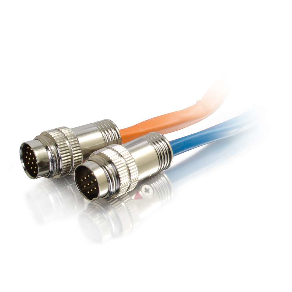 Zwei silberne Stecker mit Pins, an orangefarbenen und blauen Kabeln befestigt.