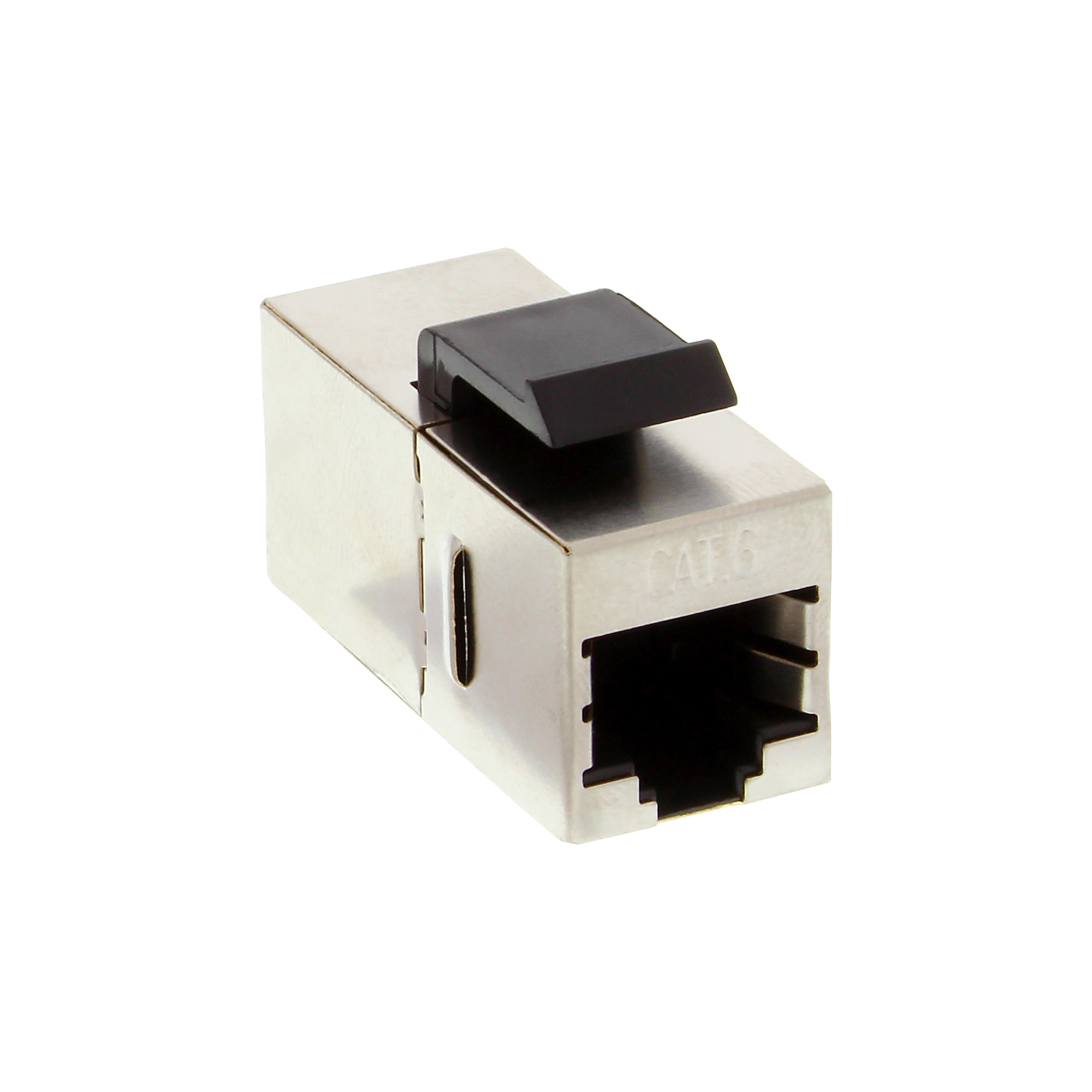 RJ45-Stecker mit schwarzem Clip und silbernem Metallgehäuse. CAT6-Etikett sichtbar. Auf weißem Hintergrund isoliert.