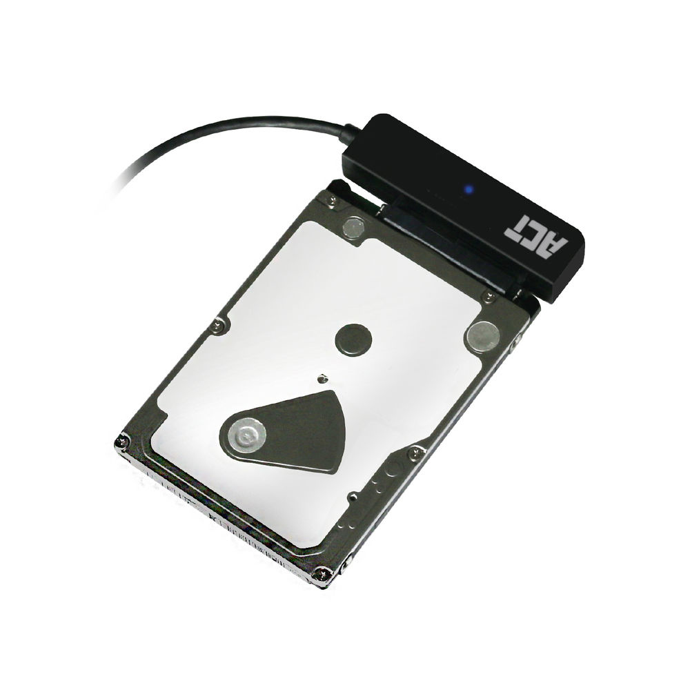 Eine Festplatte, die mit einem schwarzen Gerät mit einem USB-Kabel verbunden ist.