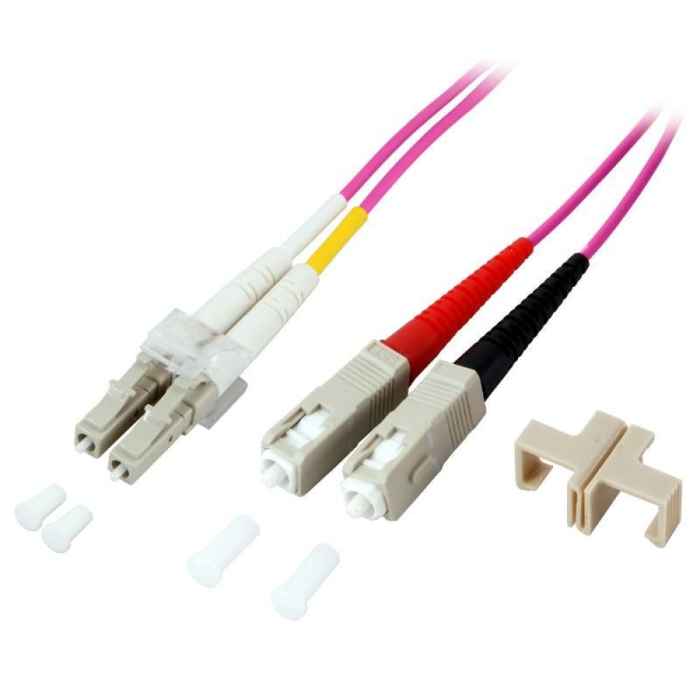 Cavi in fibra ottica con connettori e accessori, vari colori.