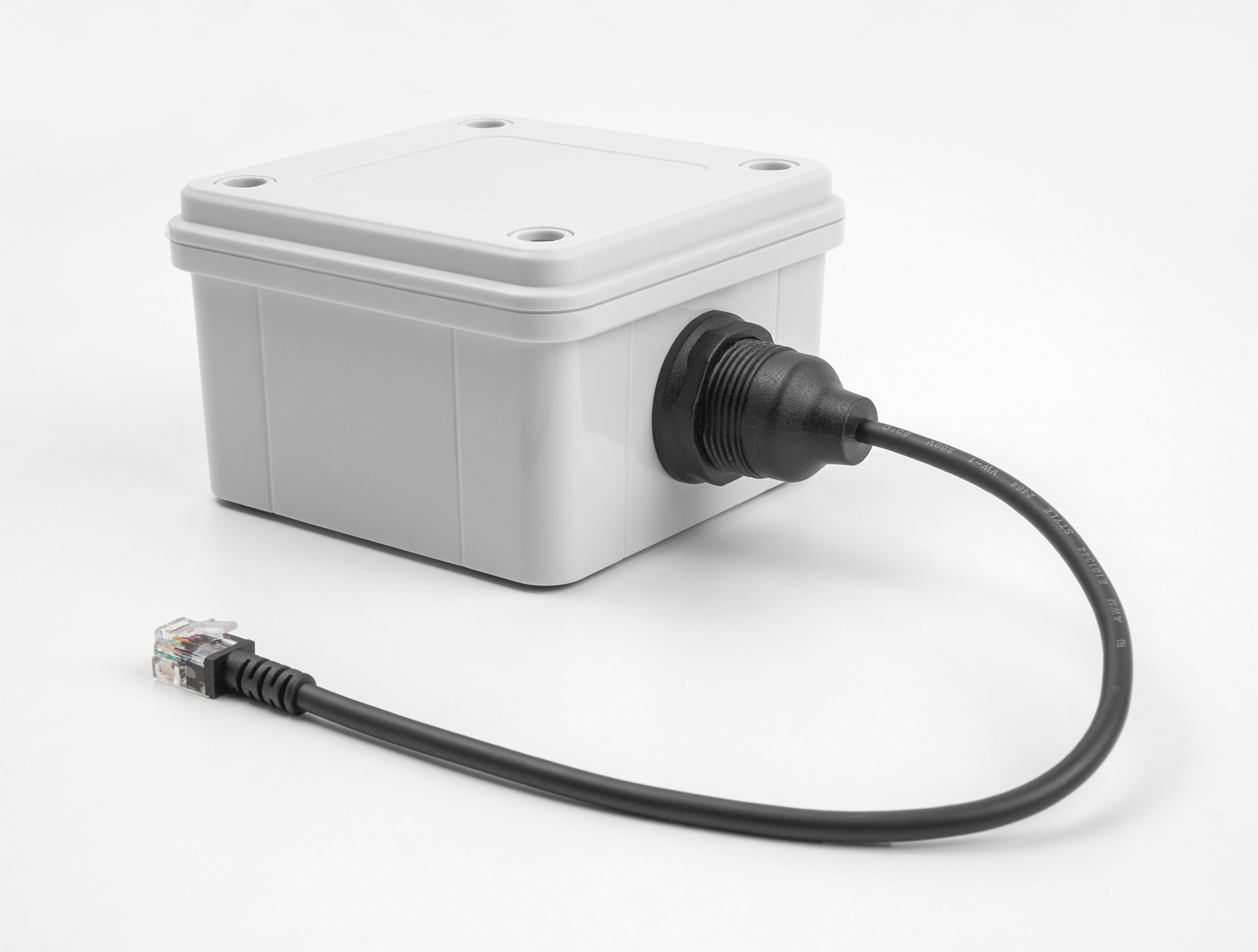 Scatola di plastica grigia con cavo nero e connettore RJ45.