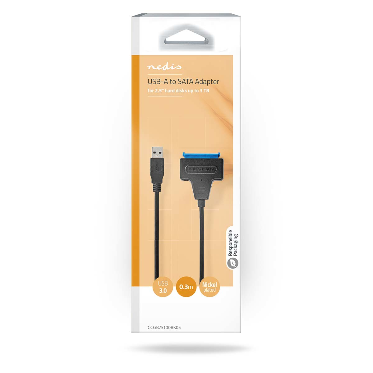 Adattatore da USB-A a SATA in confezione di plastica. Design in bianco e nero. Sfondo bianco.