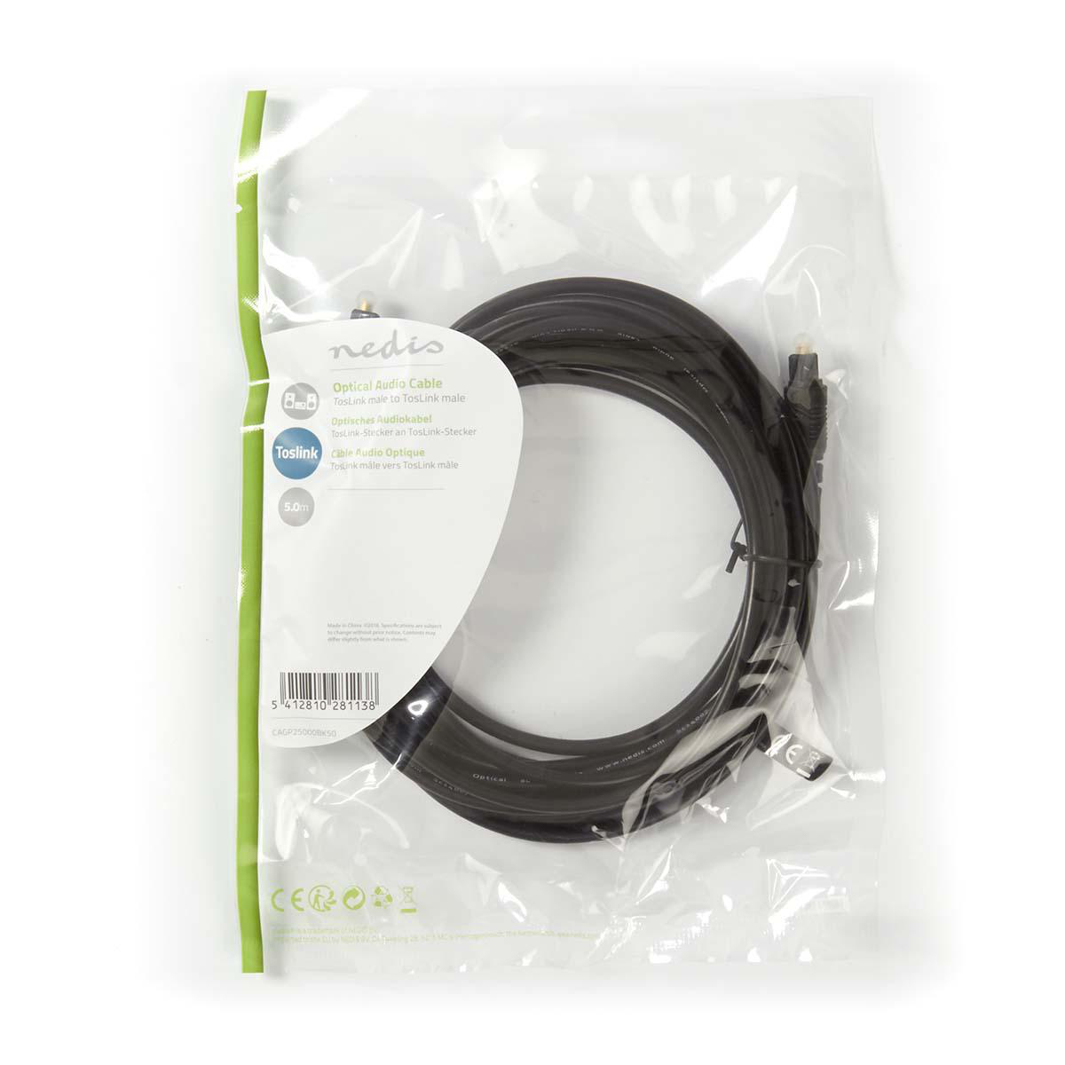 Ein schwarzes optisches Audiokabel in einer transparenten Verpackung. Die Verpackung hat Text und einen grünen Rand.