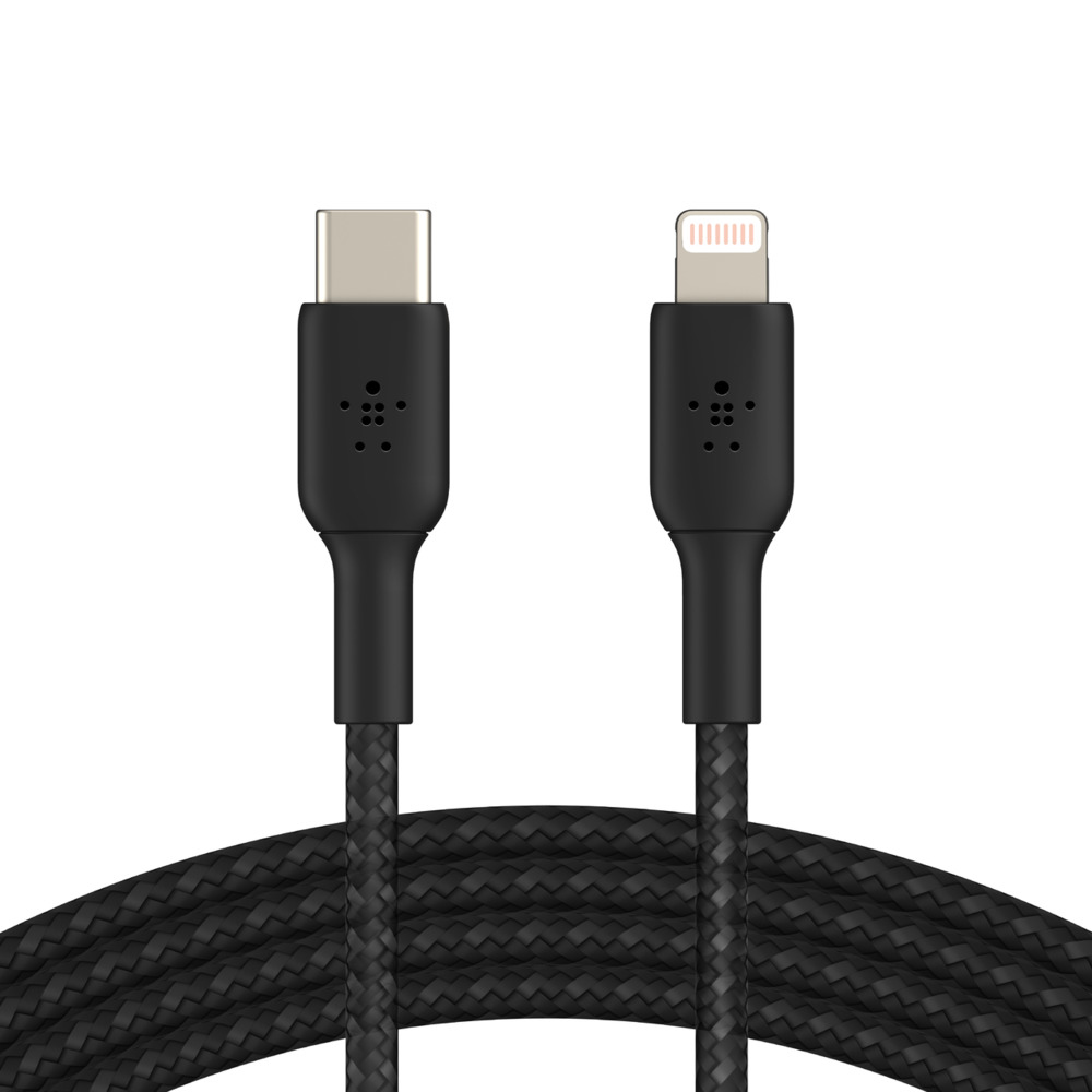 Câble USB-C vers Lightning noir. Connecteurs à chaque extrémité avec câble tressé.