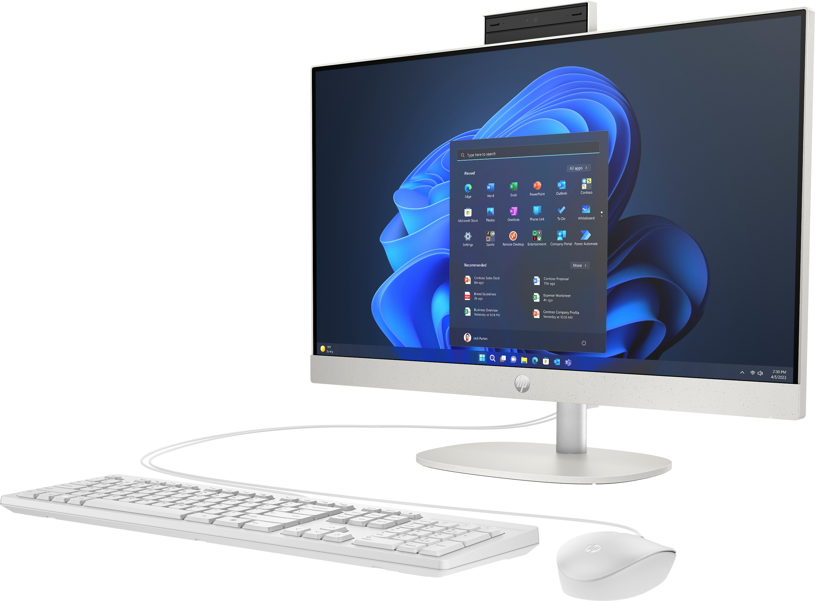 Biały komputer HP all-in-one. Posiada monitor, klawiaturę, mysz i kamerę internetową na górze.