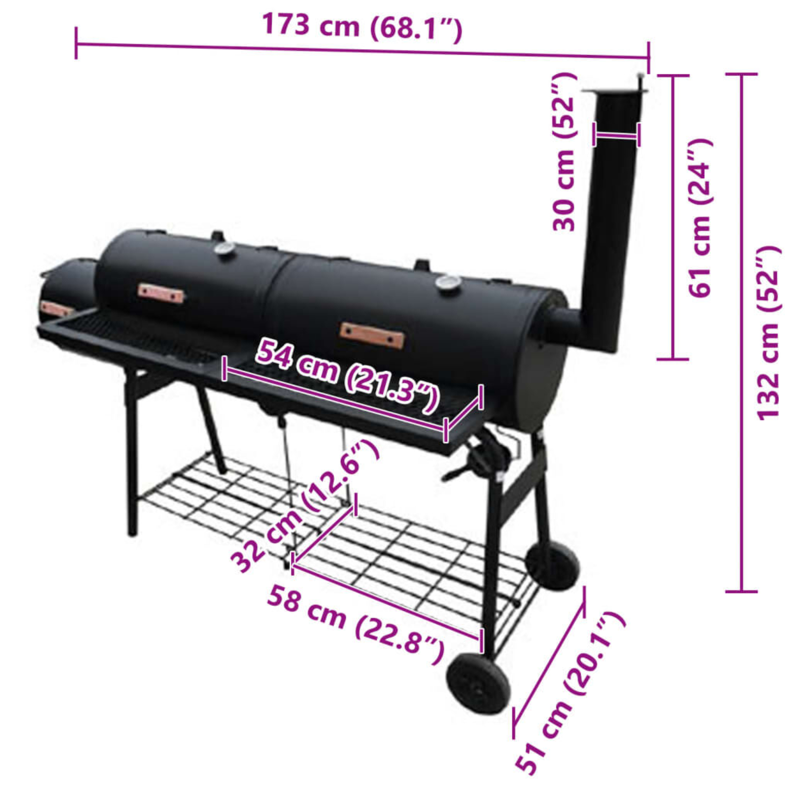 Ein großer schwarzer Smoker-Grill mit Maßangaben, mit einem Rost und Rädern, auf weißem Hintergrund.