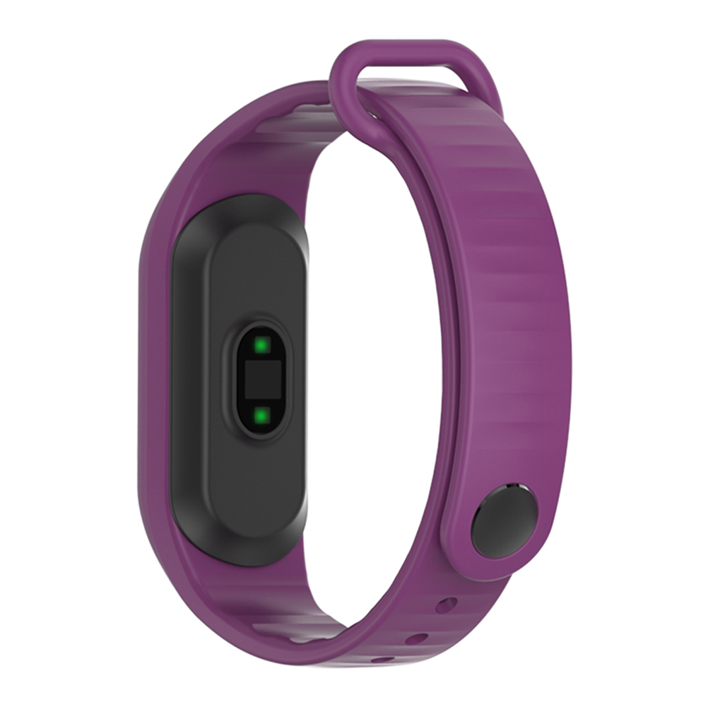 Lila Fitness-Tracker. Ein schwarzer Bildschirm mit grünen Lichtern. Abgerundetes Armband und Riemen.