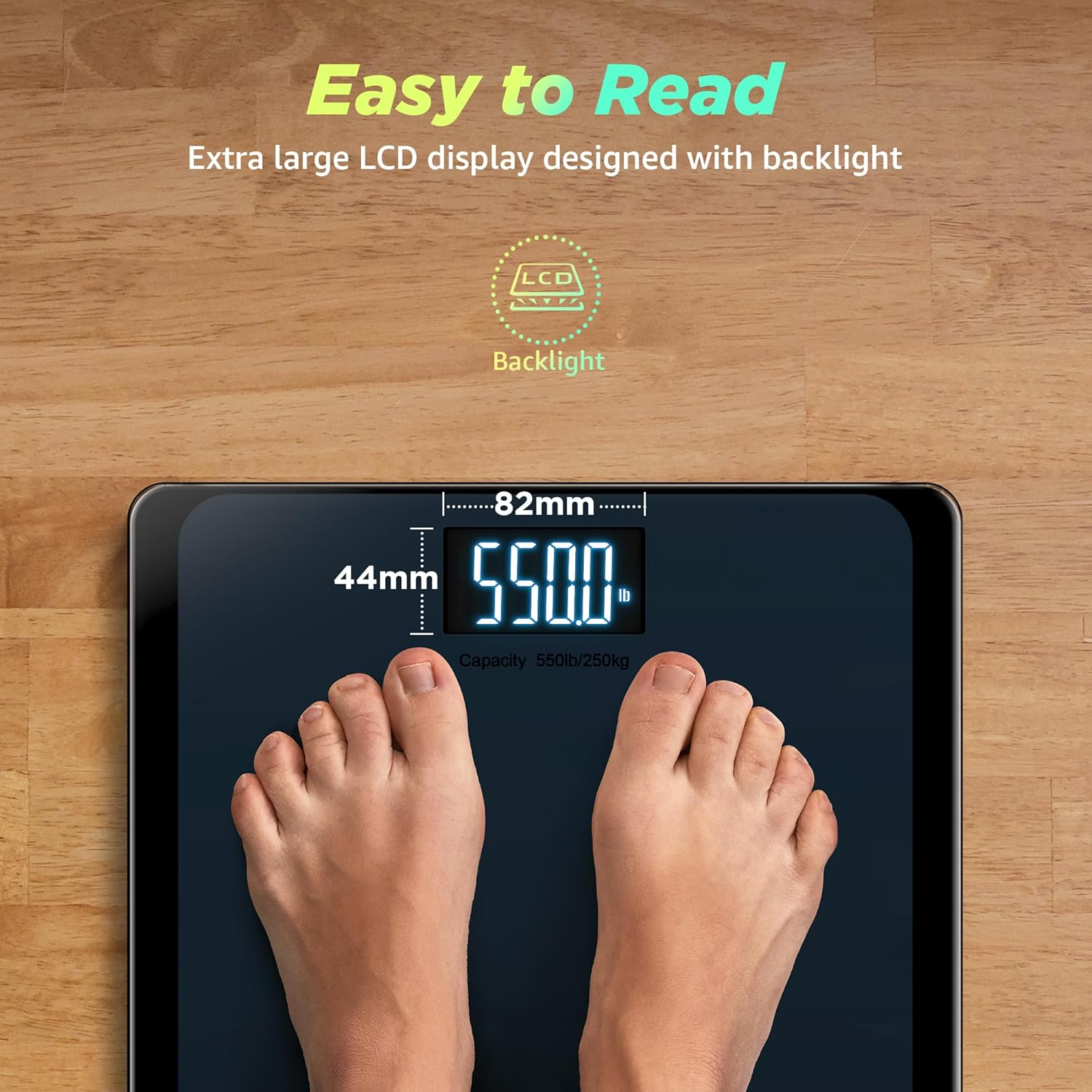 Die Füße einer Person stehen auf einer Digitalwaage. Die Waage zeigt ein Gewicht von 550,0 lbs.