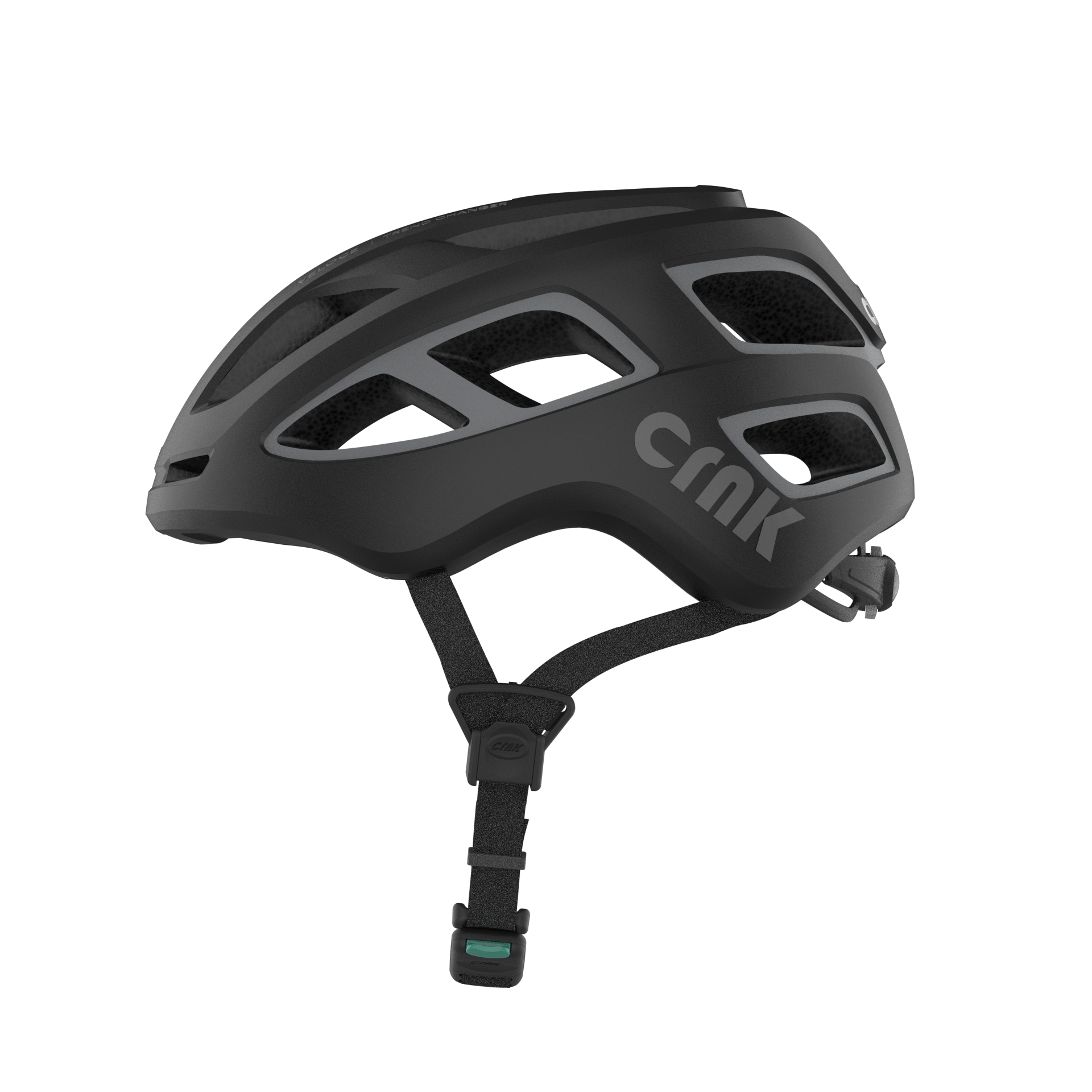 Ein schwarzer Fahrradhelm auf schwarzem Hintergrund. Er hat das Wort 'crnk' auf der Seite.
