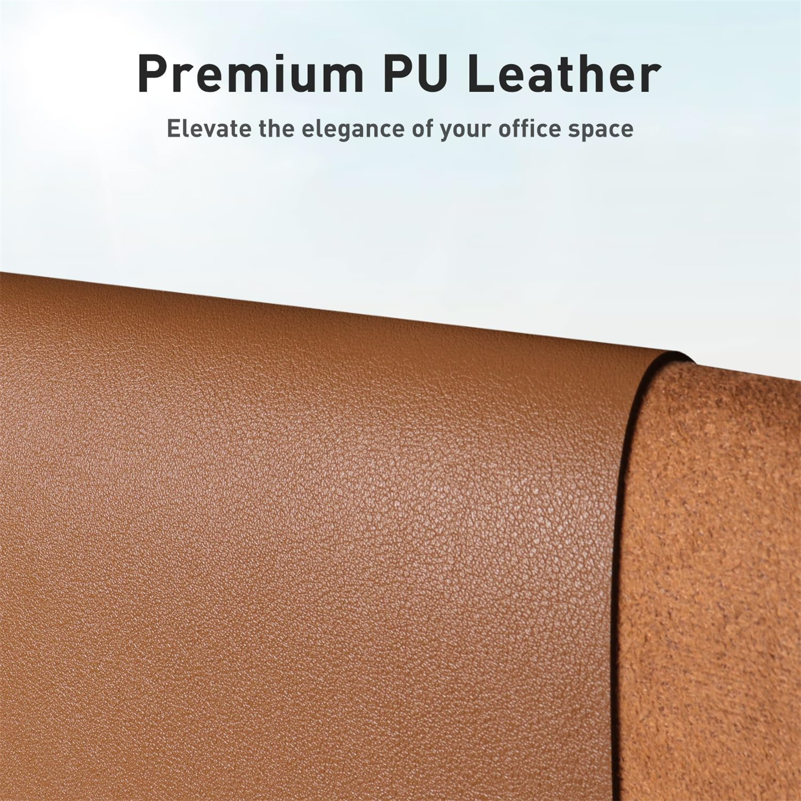 Nahaufnahme von braunem PU-Leder, zurückgefaltet, um die strukturierte Unterseite zu zeigen. Text 'Premium PU Leder' steht oben.