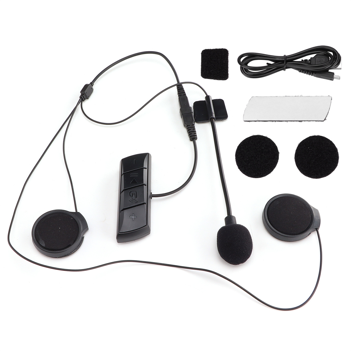 Ein schwarzes Headset mit Bedienfeld und Mikrofon. Es gibt zusätzliches Zubehör.