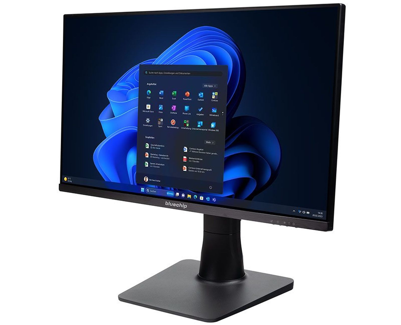 Monitor wyświetlający interfejs Windows 11, zamontowany na czarnym stojaku.