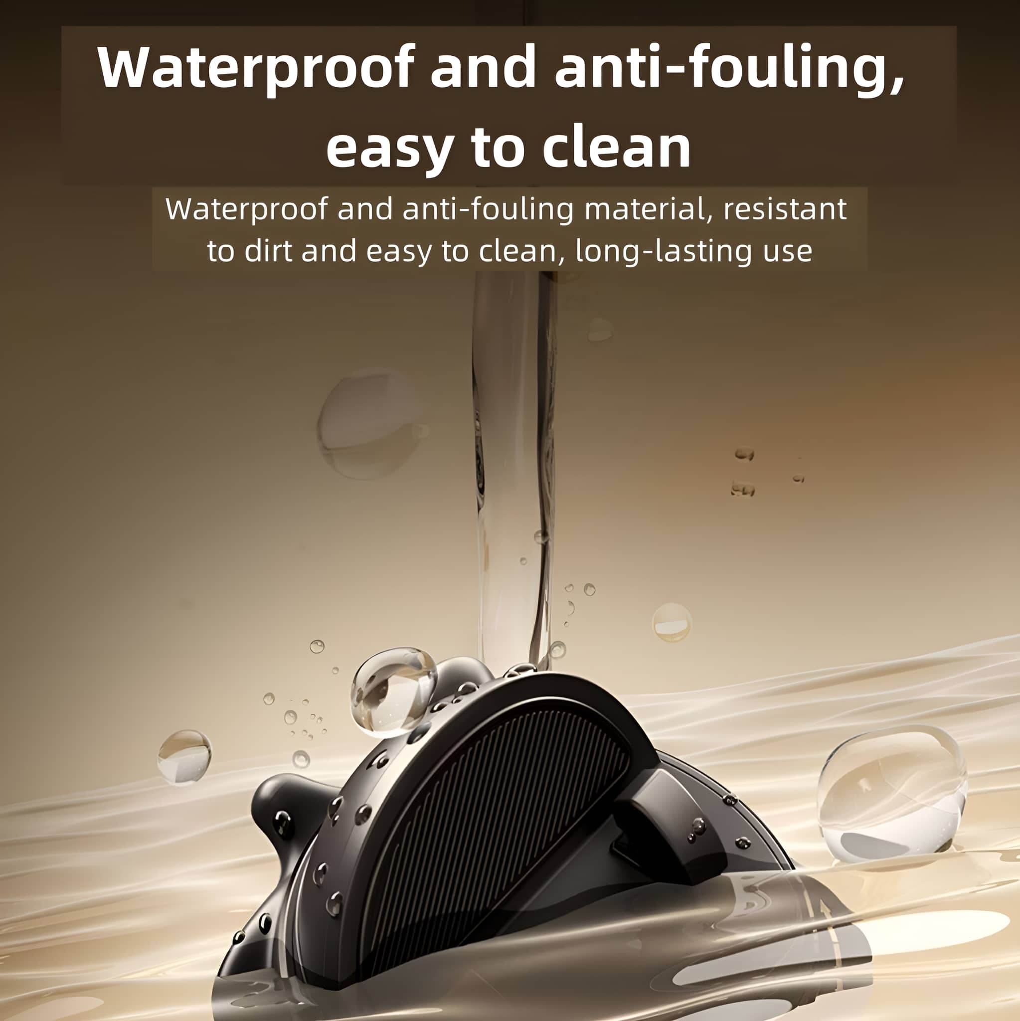 Eine schwarze Autotelefonhalterung unter Wasser, mit Wassertropfen und Blasen darum herum.