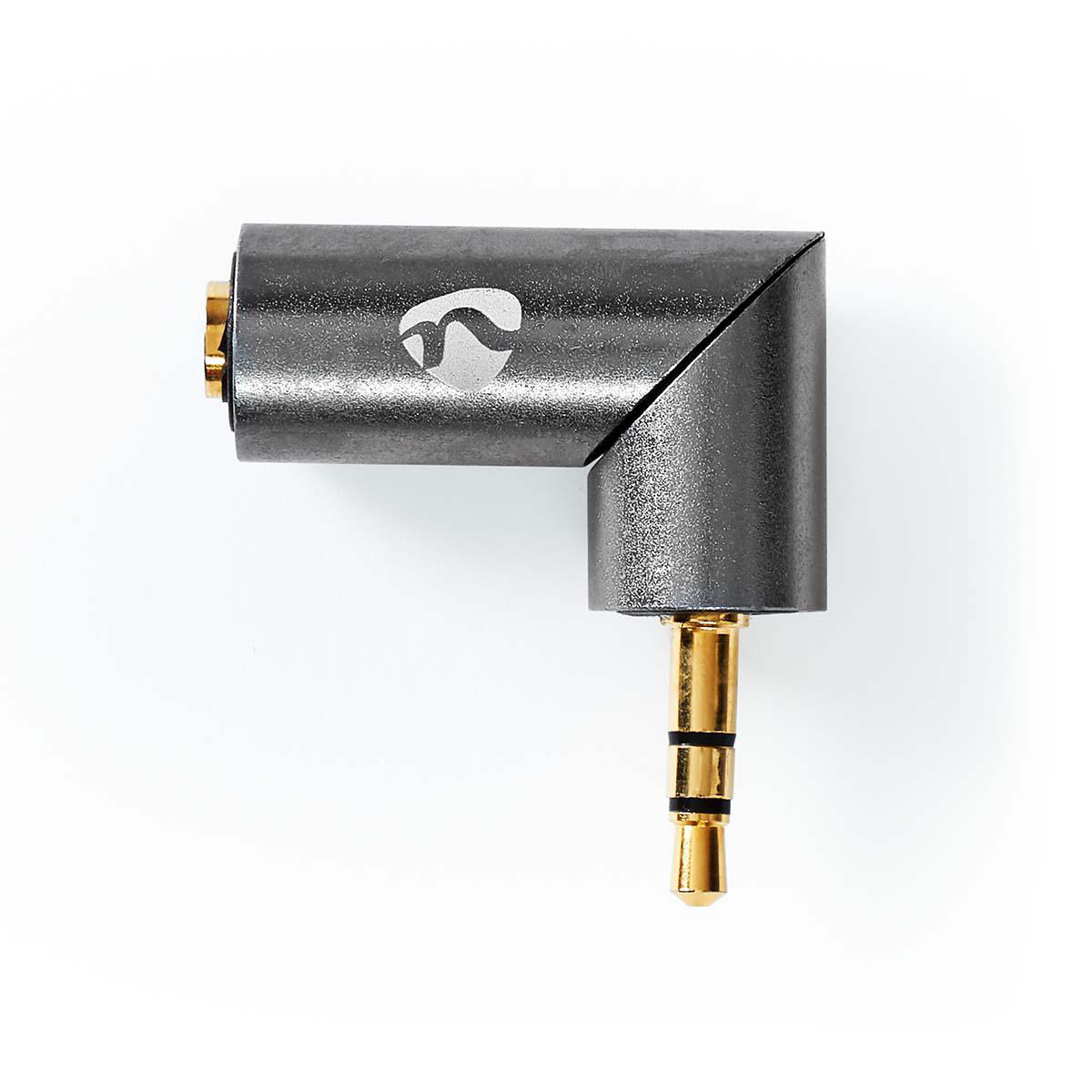 Een metalen L-vormige adapter met een goudkleurige connector op een witte achtergrond.