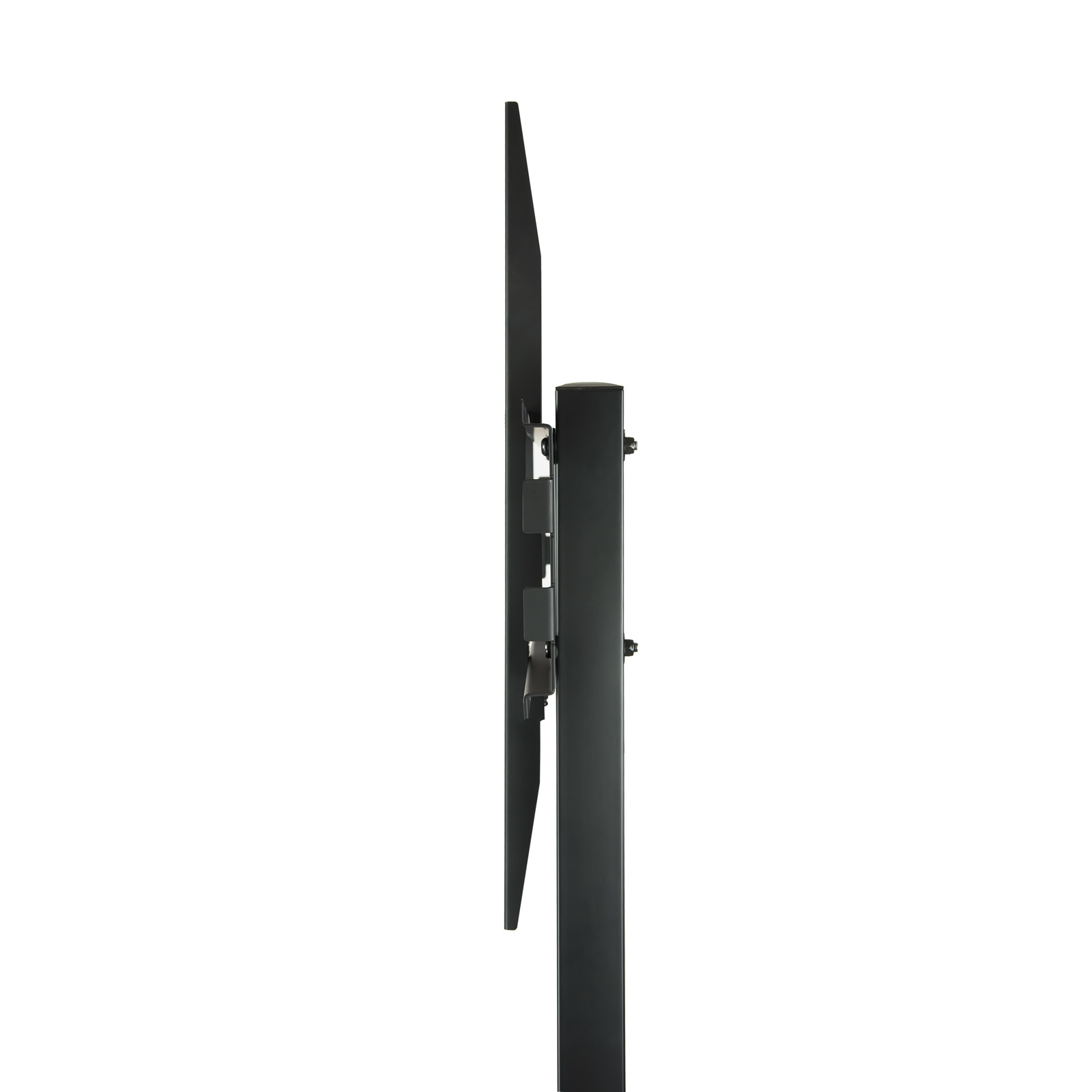 Un televisor negro sobre un soporte negro, vista lateral sobre un fondo blanco. El soporte está en posición vertical.
