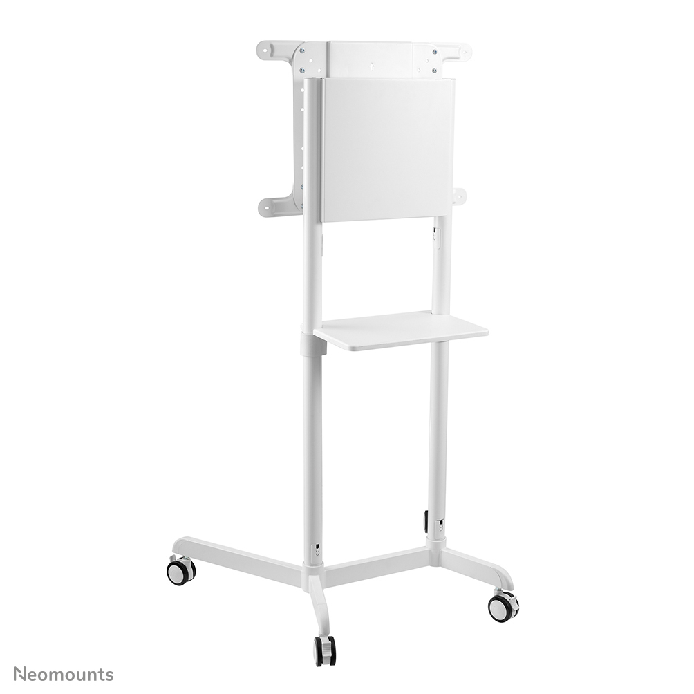 Supporto TV bianco e mobile con ruote e ripiano.