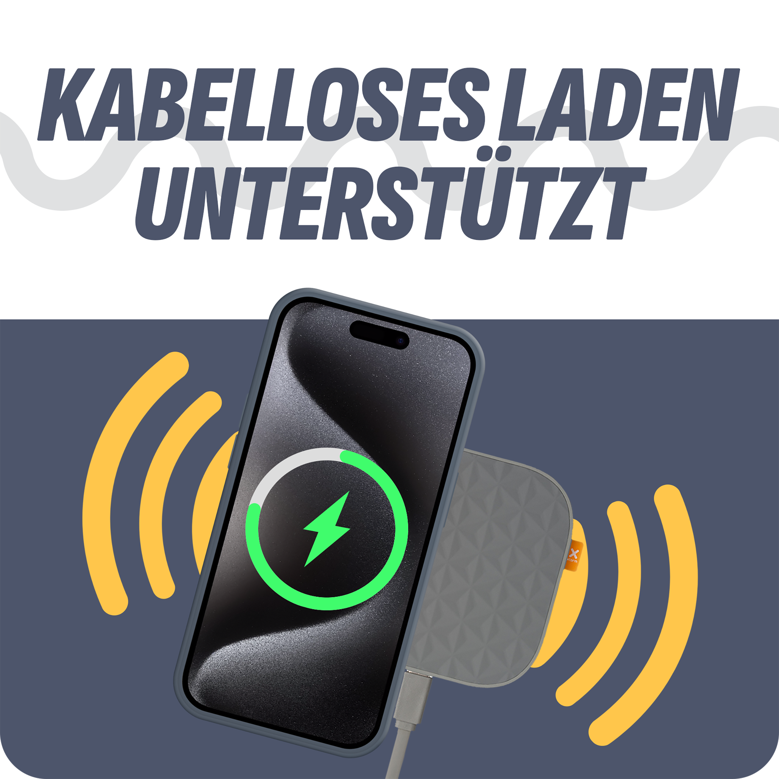 Telefon, das drahtlos geladen wird. Telefon mit grünem Ladesymbol. Graues Ladepad, blauer Hintergrund.