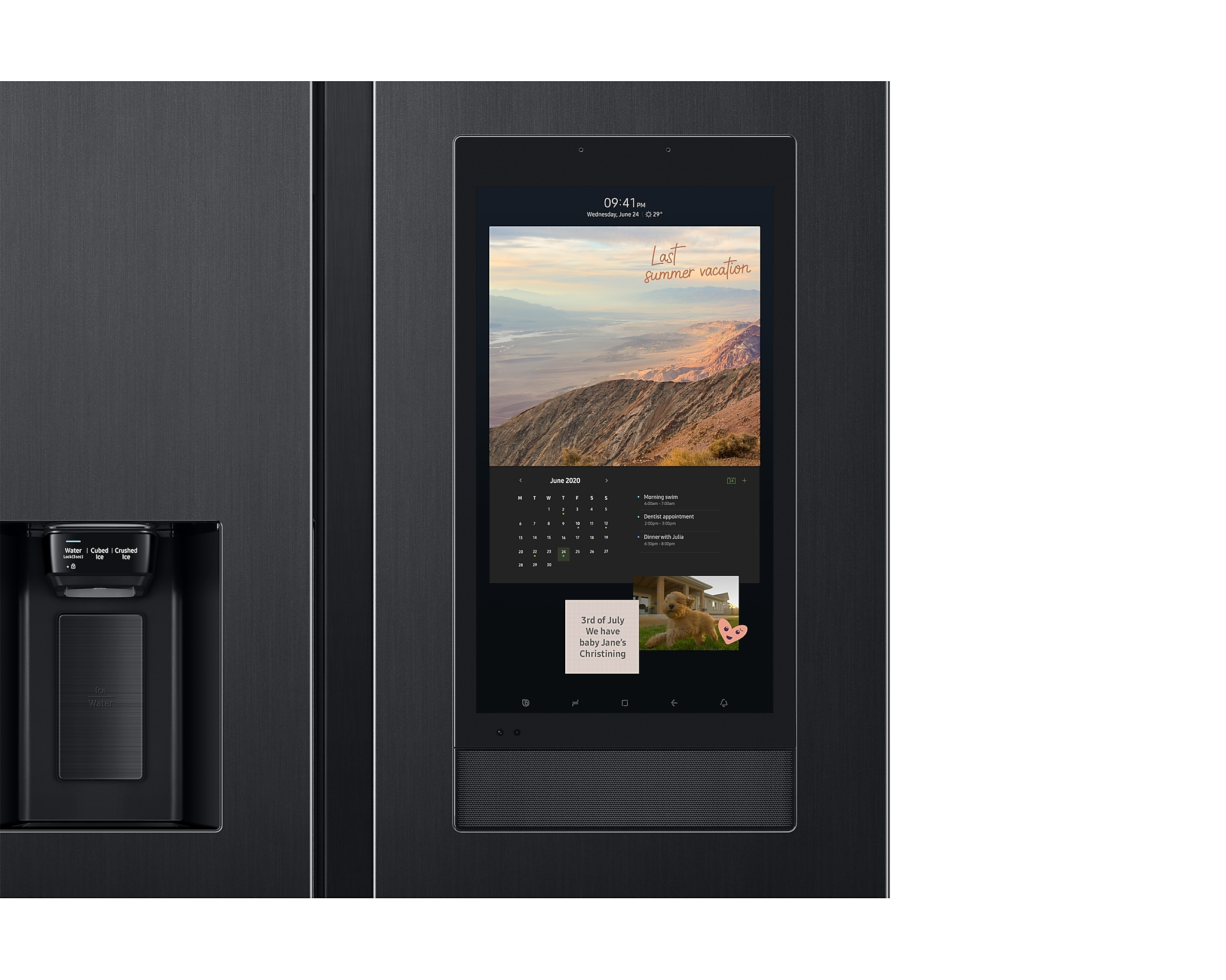 Frigorifero nero con display touchscreen che mostra un calendario e note.