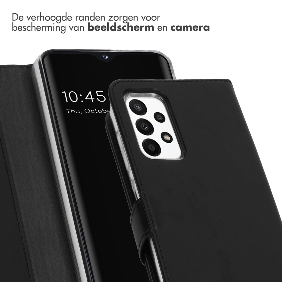 Zwarte telefoonhoes met een zwarte telefoon, met het scherm en de camera zichtbaar.