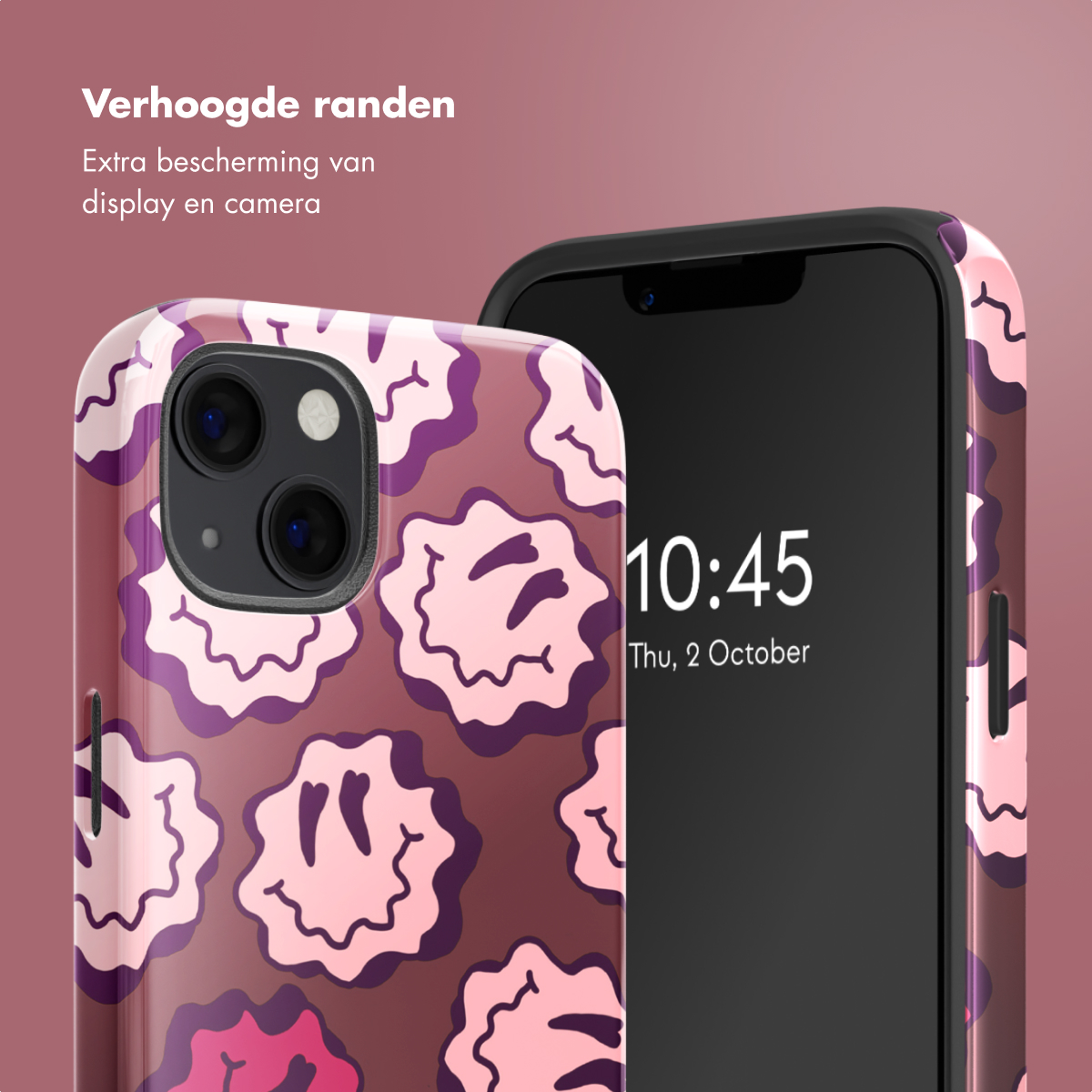 Un téléphone dans un étui smiley affichant l'heure et la date à l'écran.