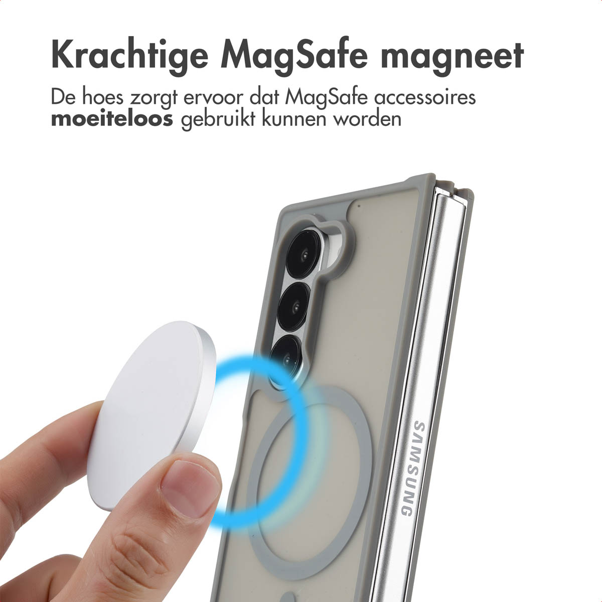 Telefoonhoesje met MagSafe, met een hand in de buurt van een magnetisch accessoire.