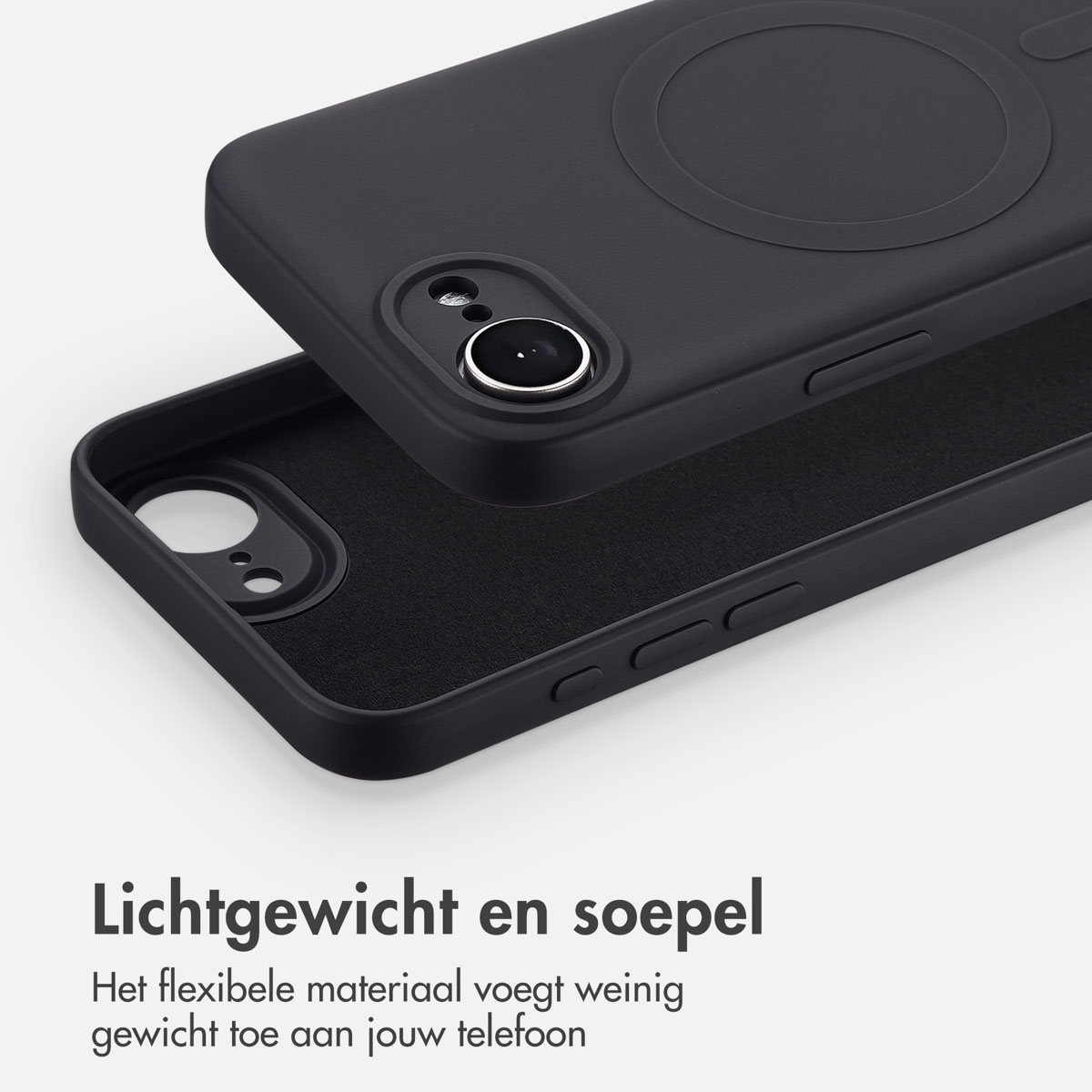 Een zwart telefoonhoesje. Tekst: Lichtgewicht en soepel. Het flexibele materiaal voegt weinig gewicht toe aan je telefoon.