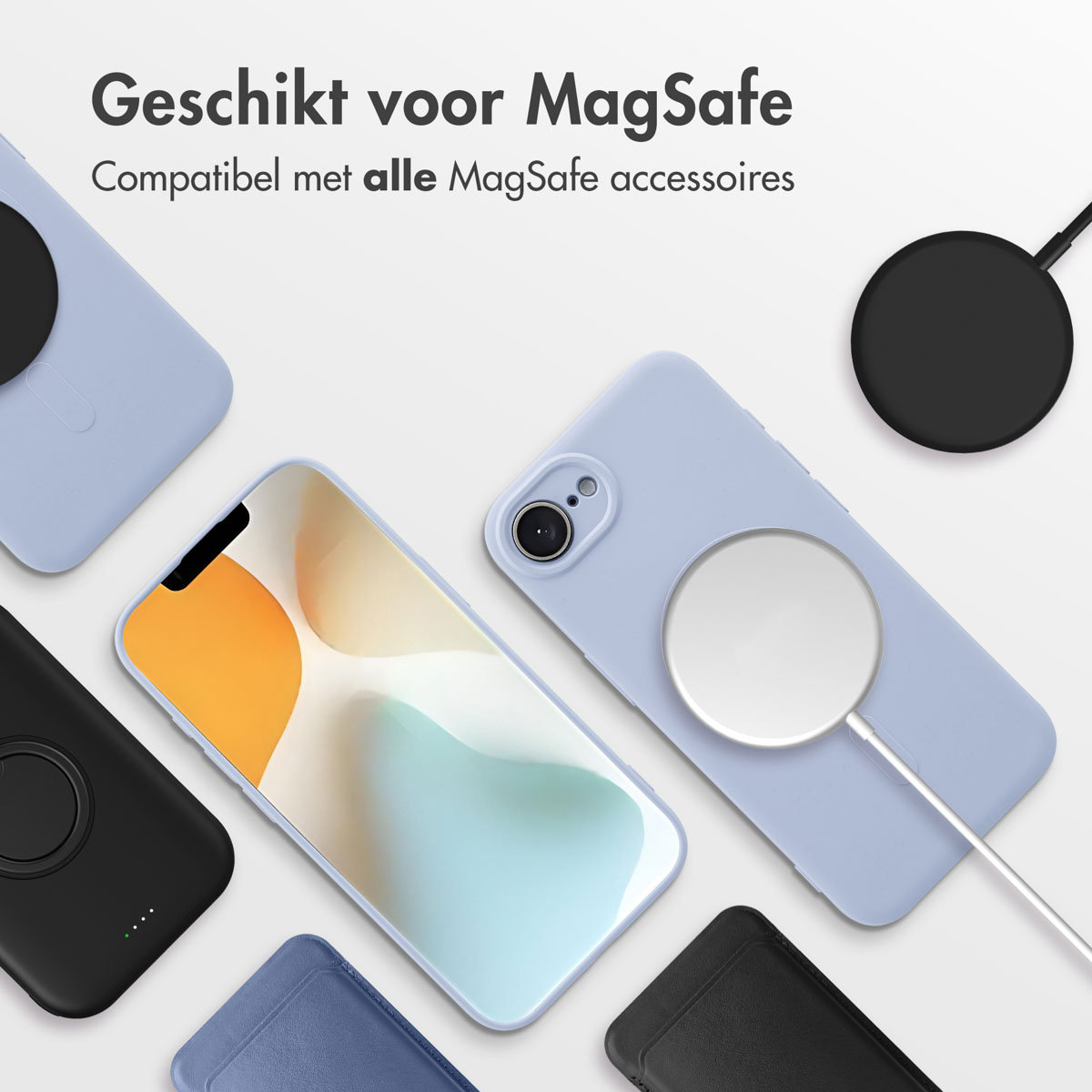 Plusieurs coques et chargeurs de téléphone, inclinés sur une surface blanche. Texte : Geschikt voor MagSafe, adapté à MagSafe.