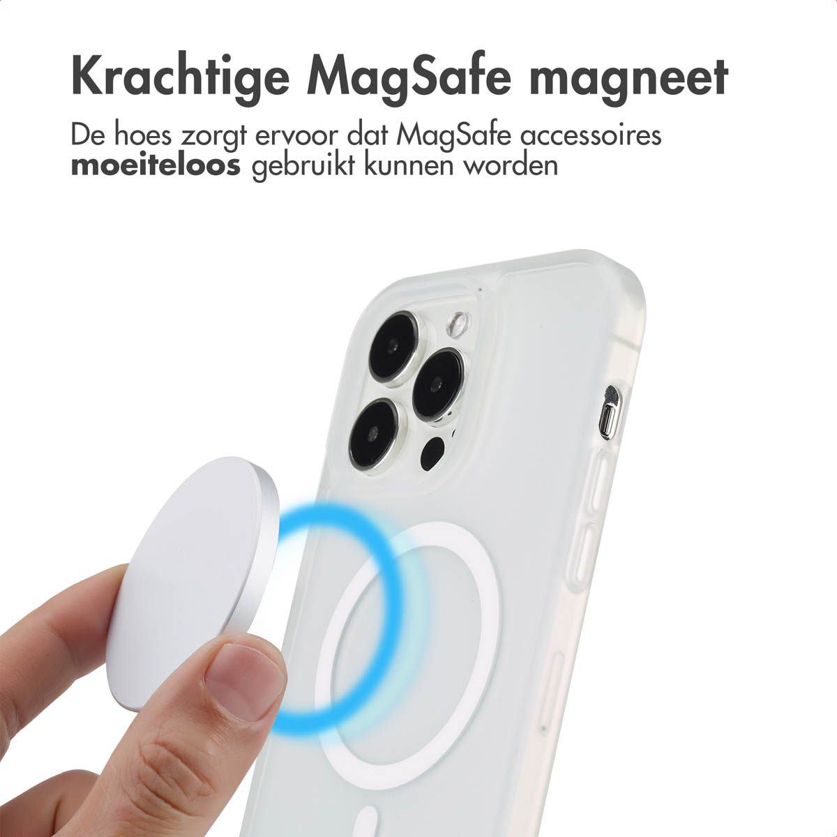 Main tenant une coque transparente avec chargeur MagSafe. Texte mentionne aimant MagSafe puissant.