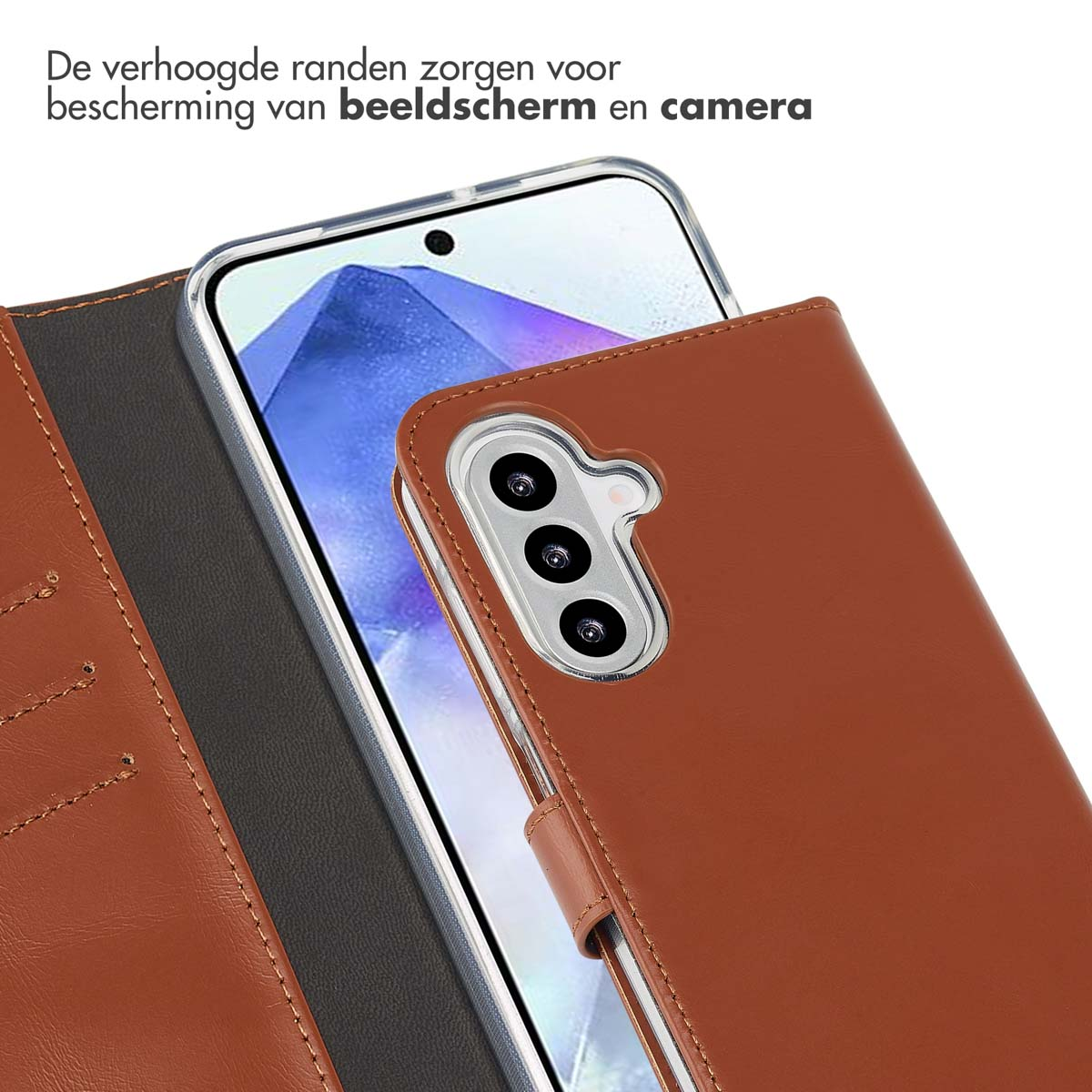 Un étui de téléphone en cuir marron, téléphone avec caméra visible. Montre l'écran du téléphone.