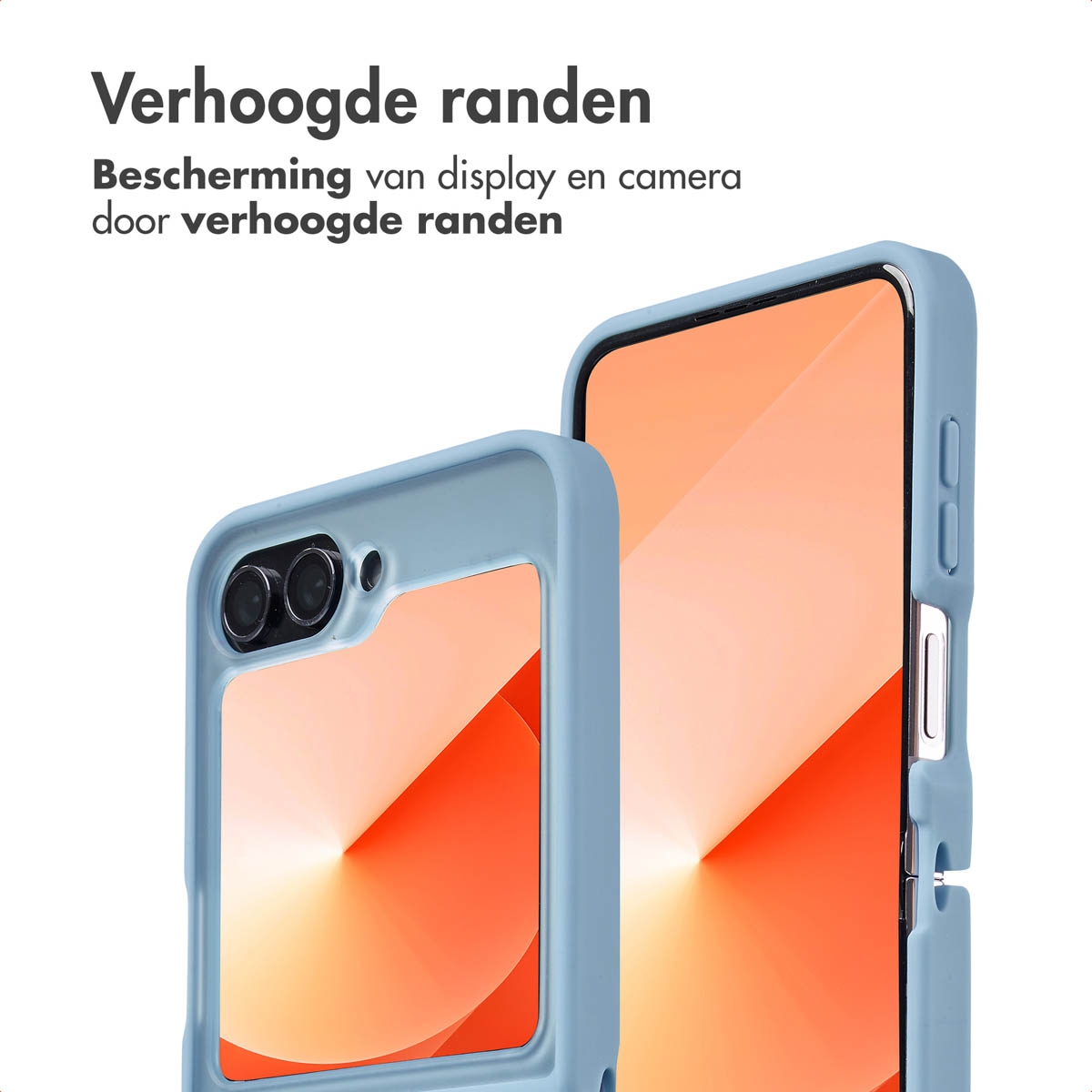 Een blauwe telefoonhoes met verhoogde randen die het scherm en de camera beschermen. De telefoon is open.