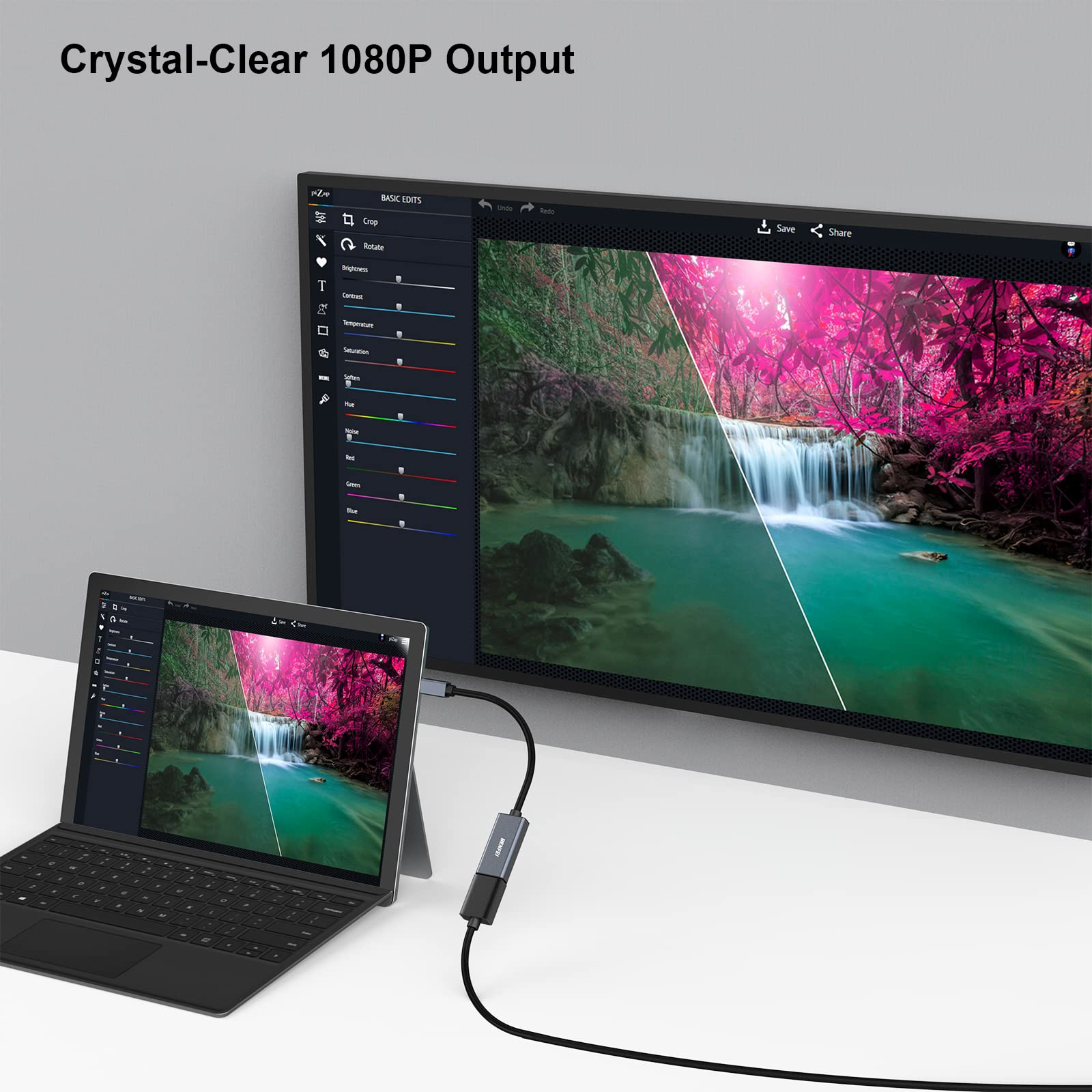 Laptop, der an einen großen Monitor angeschlossen ist und eine Foto-Bearbeitungsoberfläche zeigt.