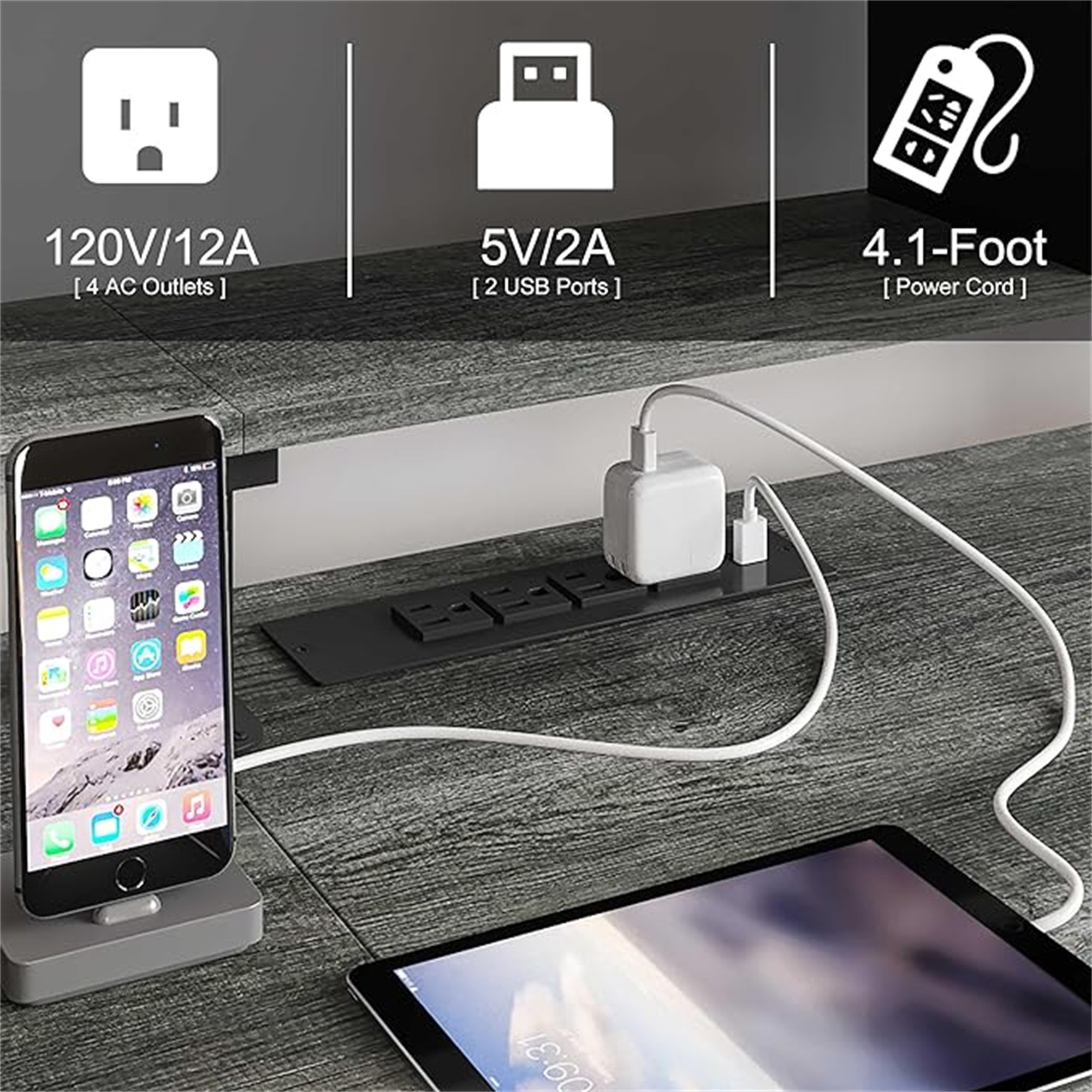 Ladestation mit Telefon und Tablet. Zeigt USB-Anschlüsse und Steckdosen.