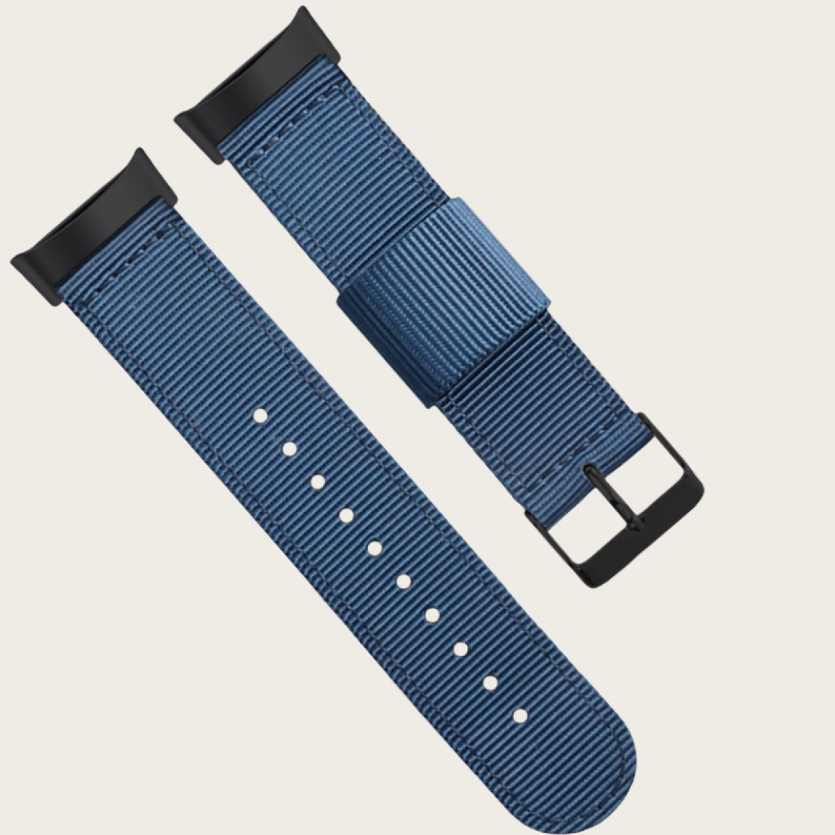 Blaue Uhrenarmbänder mit schwarzen Anschlüssen und Löchern. Weißer Hintergrund. Schräge Draufsicht.