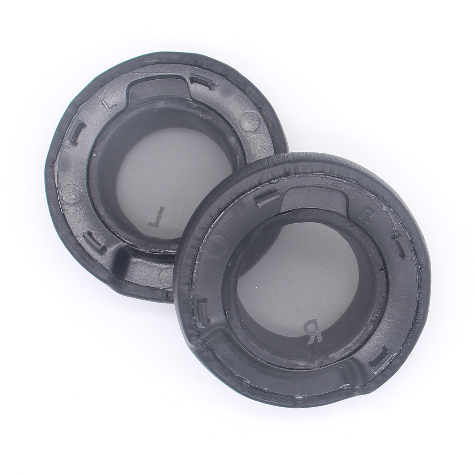 Dwie czarne nauszniki, oznaczone 'L' i 'R', na białym tle.