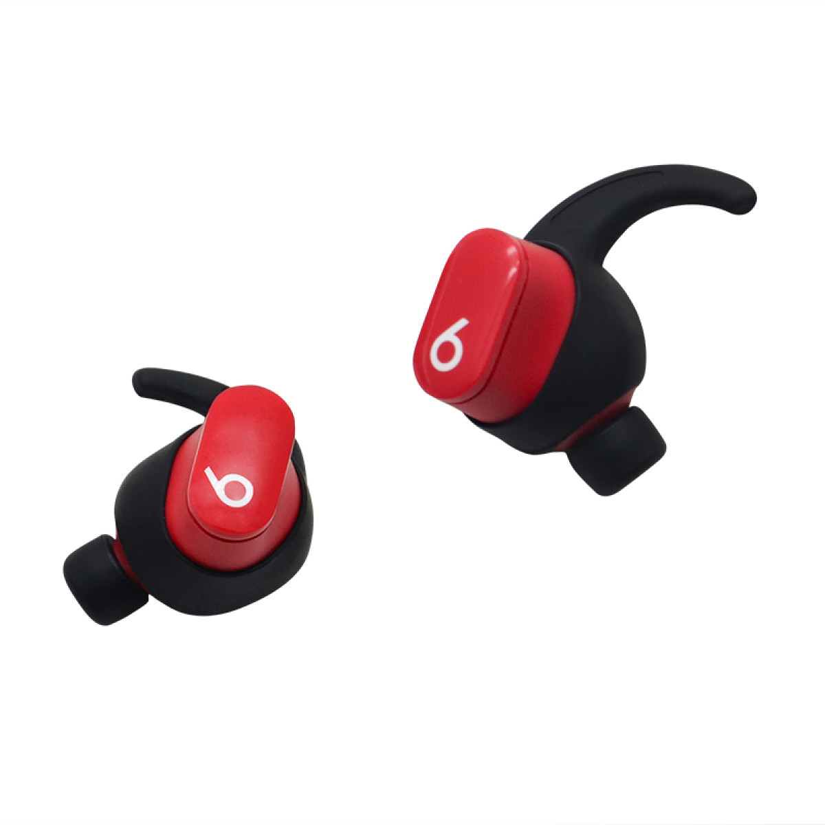 Rote und schwarze Beats-Ohrhörer, einer zeigt die Zahl 6.