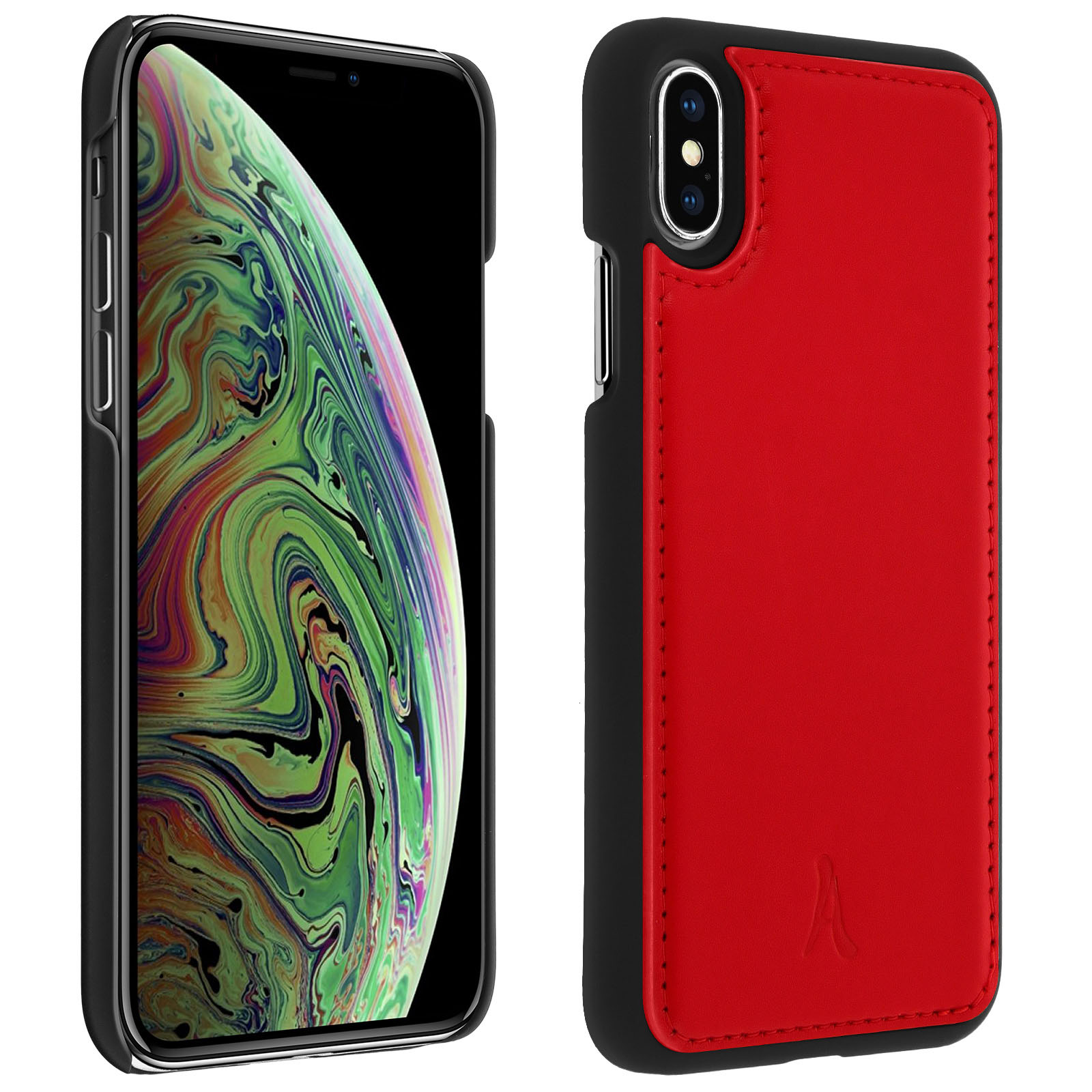 Un iPhone con custodia in pelle rossa a destra e schermo a sinistra. Sfondo bianco.
