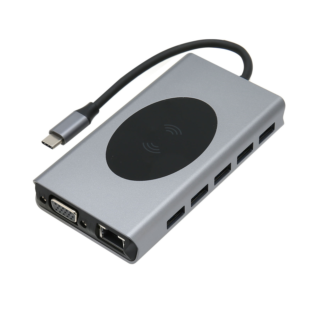 Silberner und schwarzer USB-C-Hub mit mehreren Anschlüssen, einschließlich VGA und Ethernet, auf weißem Hintergrund.