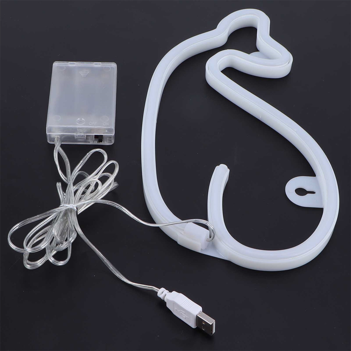 Weiße, katzenförmige Neonröhre. Stromquelle und USB-Kabel.