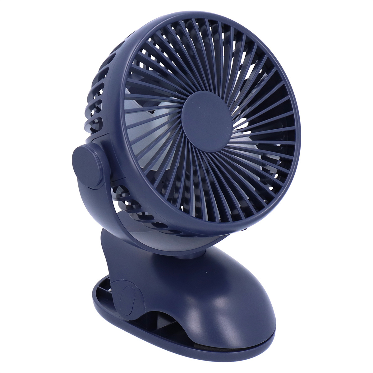Ein marineblauer Clip-on-Ventilator auf weißem Hintergrund. Der Ventilator hat einen drehbaren Kopf.