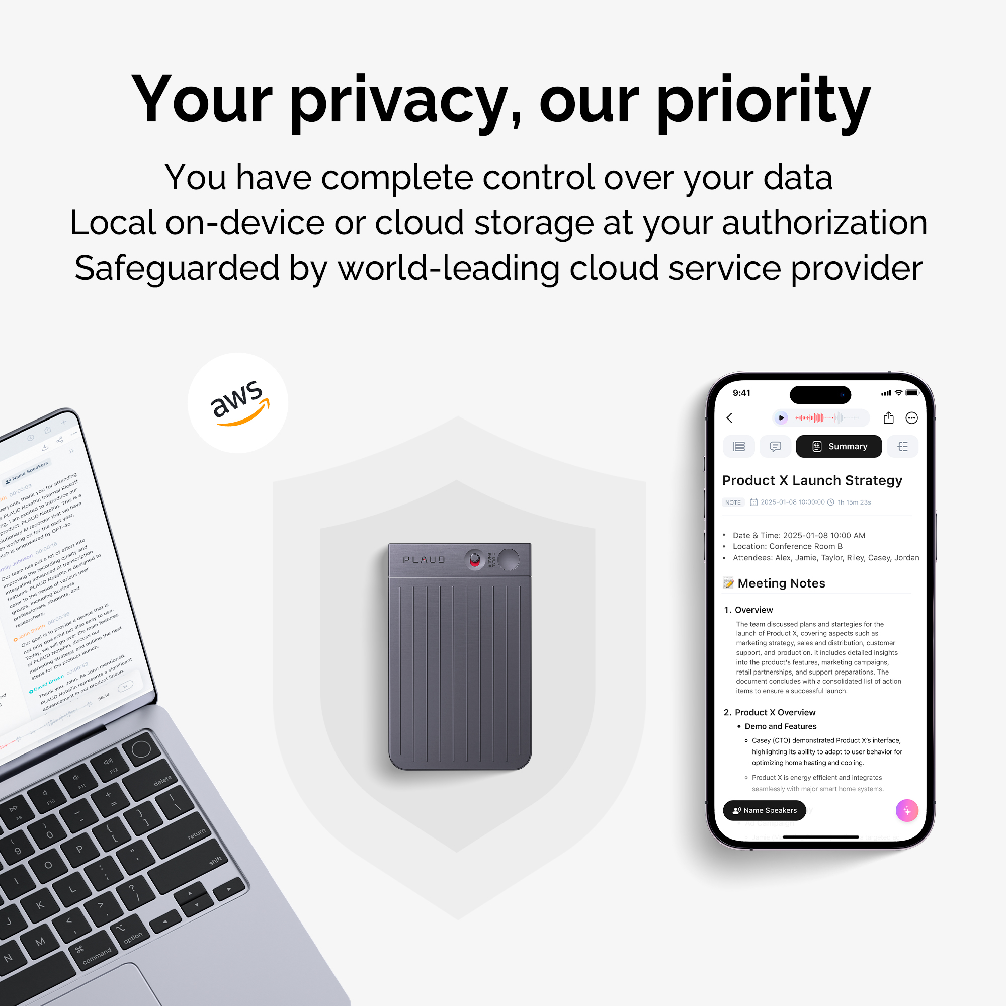 Ordinateur portable et téléphone avec texte. Batterie externe grise au milieu. Logo AWS à gauche.