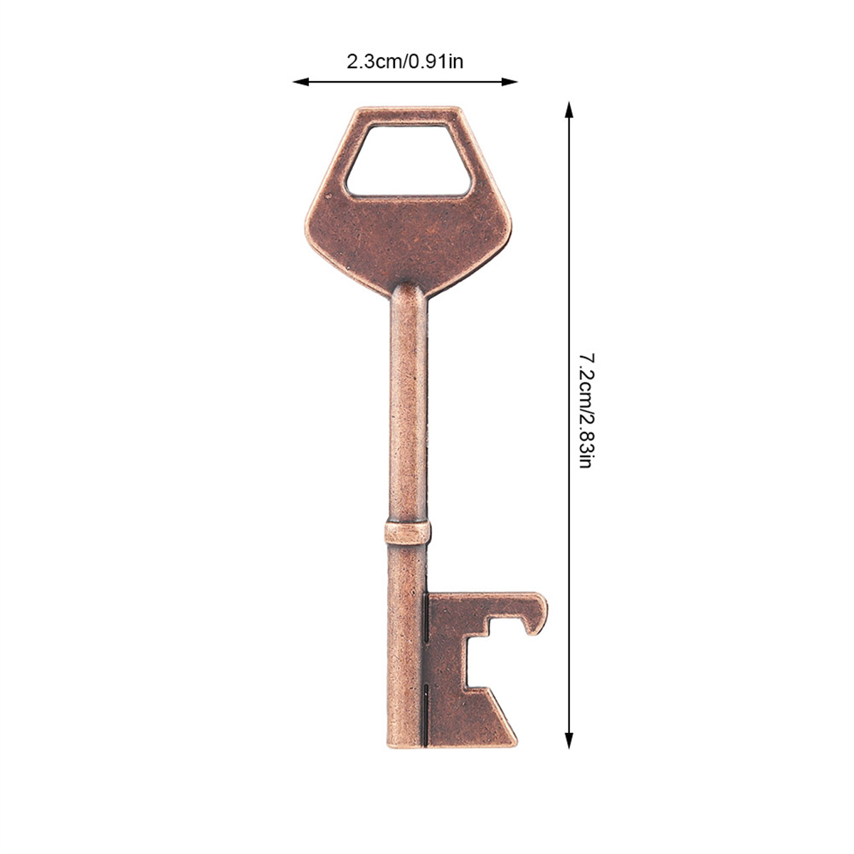 Ein bronzefarbener Schlüssel mit Maßen in cm/in. Der Schlüssel hat ein Schlüsselloch und einen Flaschenöffner am Griff.