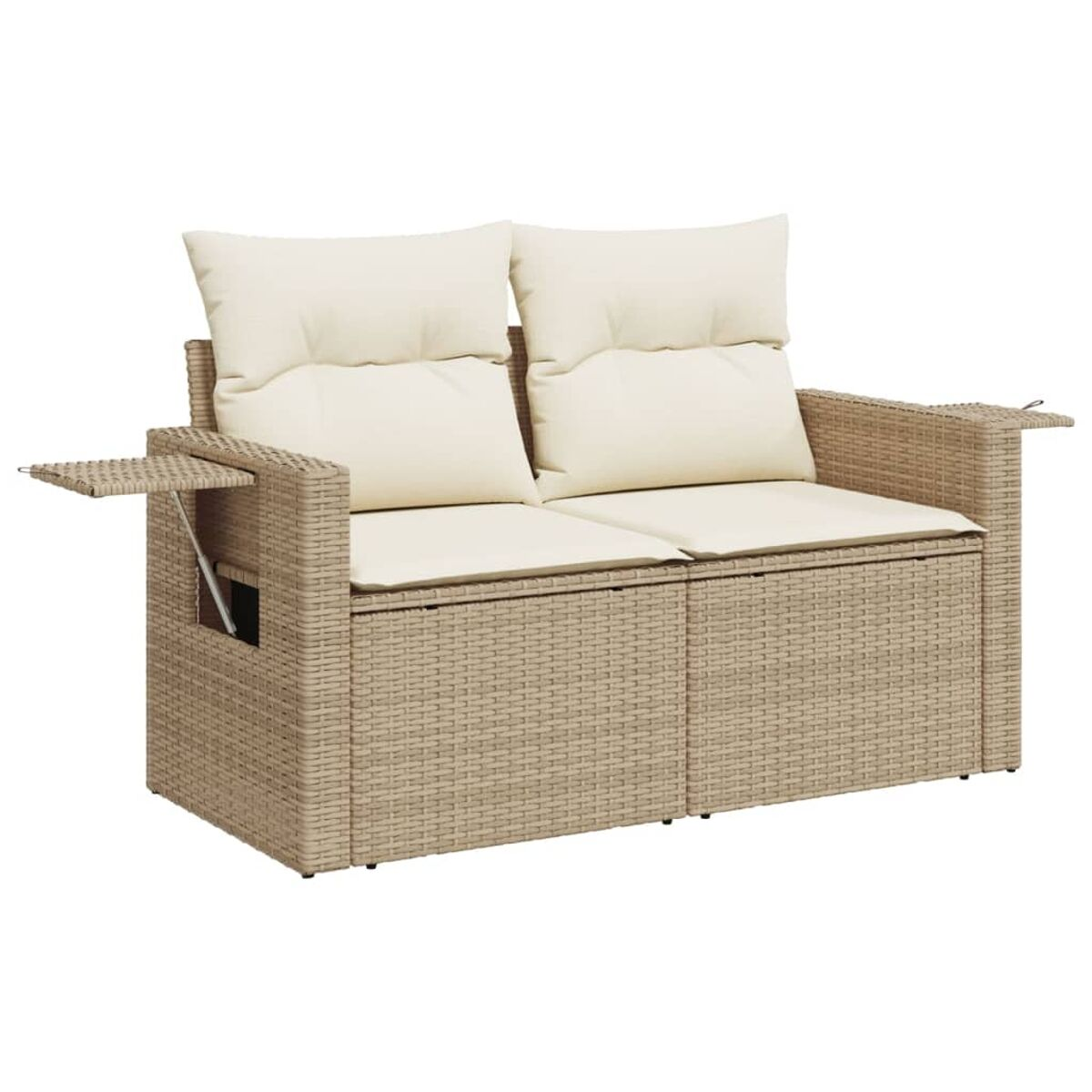 Beiges gewebtes Outdoor-Sofa mit zwei cremefarbenen Kissen, ein Beistelltisch mit ausziehbarer Ablage.