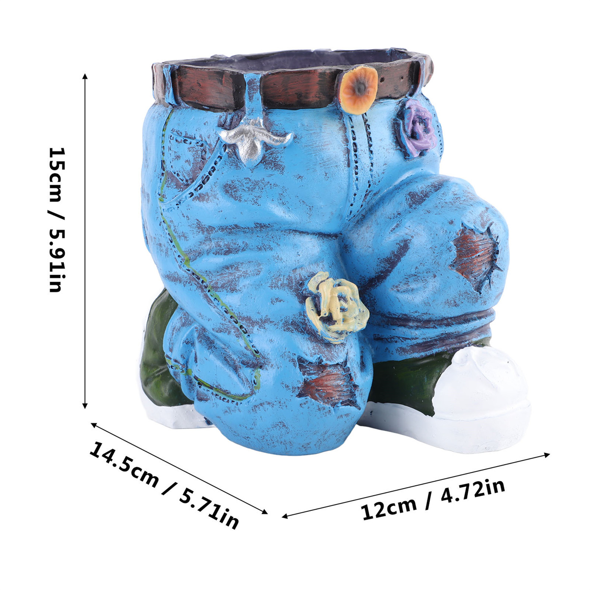 Ein Pflanzgefäß in Form einer Jeans. Das Pflanzgefäß hat Abmessungen und Details des Jeansstoffs.