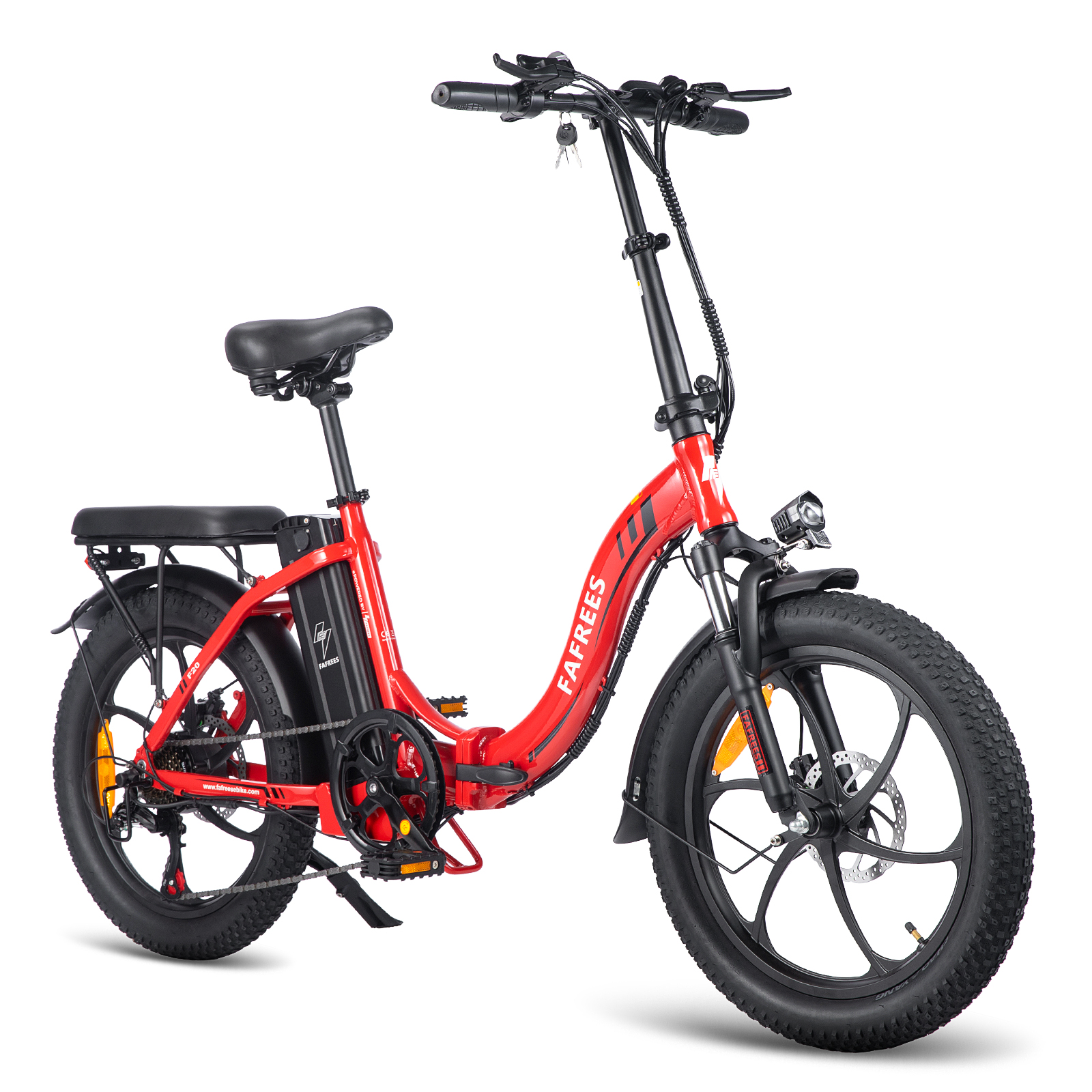 Rotes Elektro-Klapprad mit schwarzen Reifen, geparkt auf weißer Oberfläche.