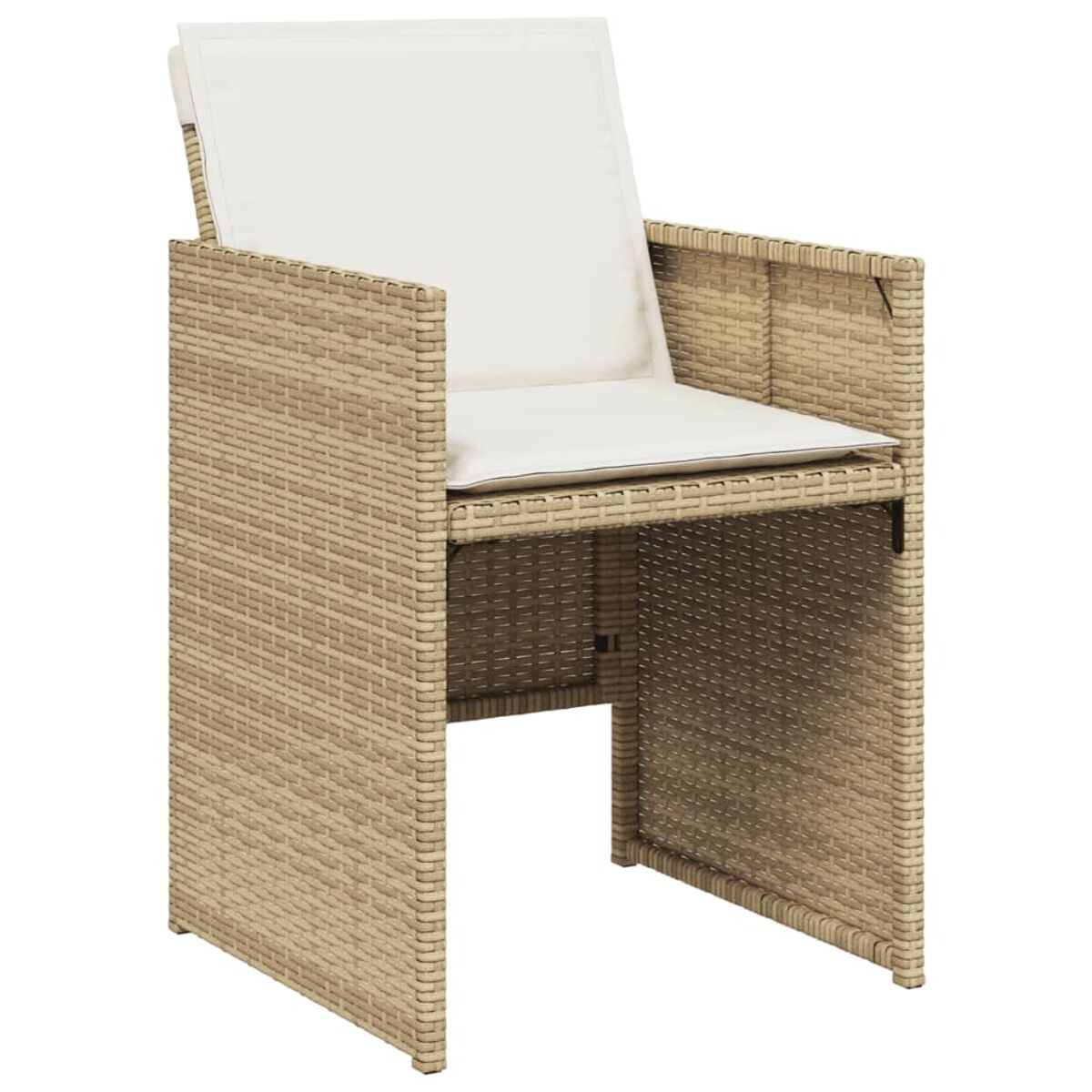 Sedia in vimini con cuscino bianco. Motivo a trama beige, forma quadrata, seduta e schienale.