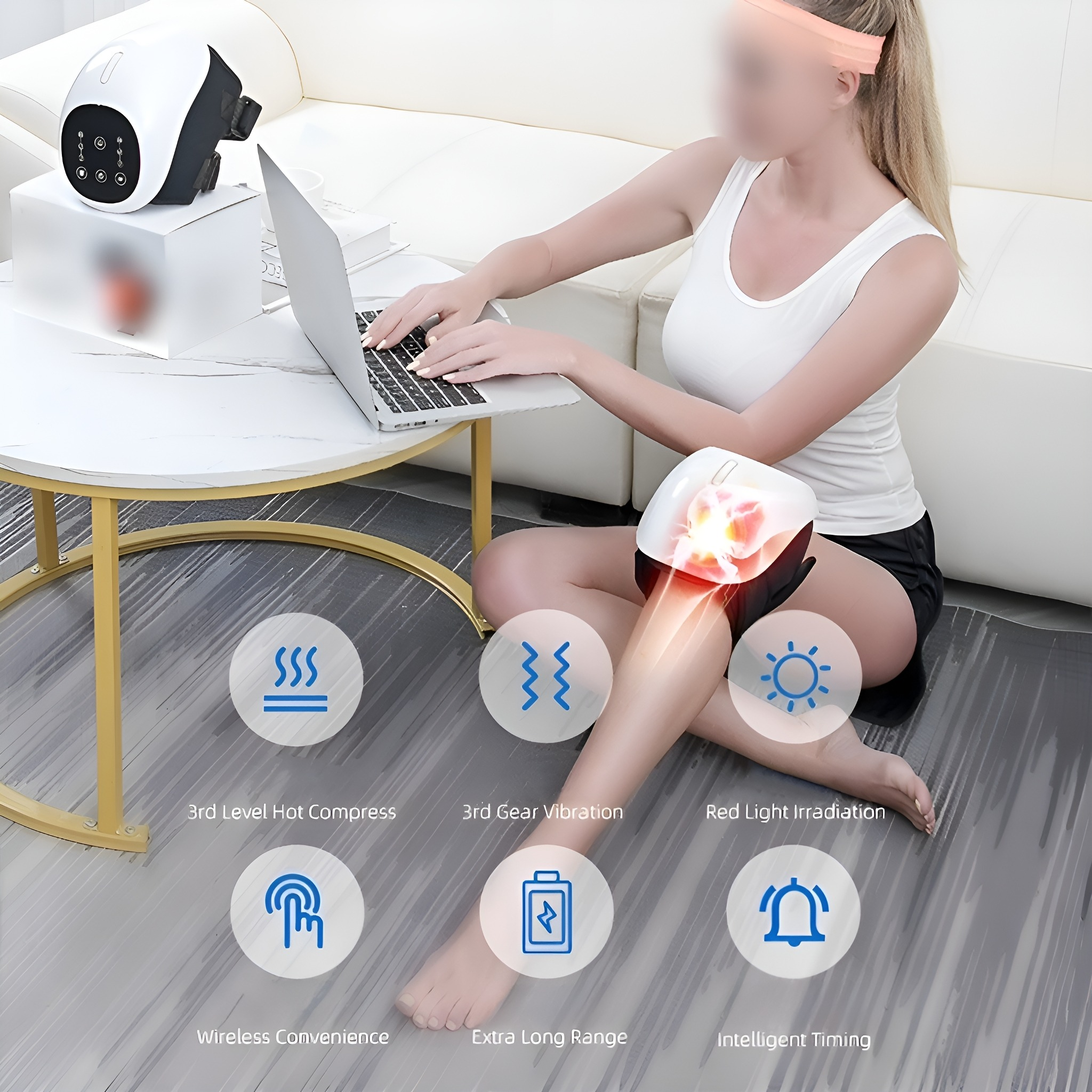 Eine Frau benutzt einen Laptop, während sie ein Knie-Therapiegerät trägt, mit Symbolen für Therapie.