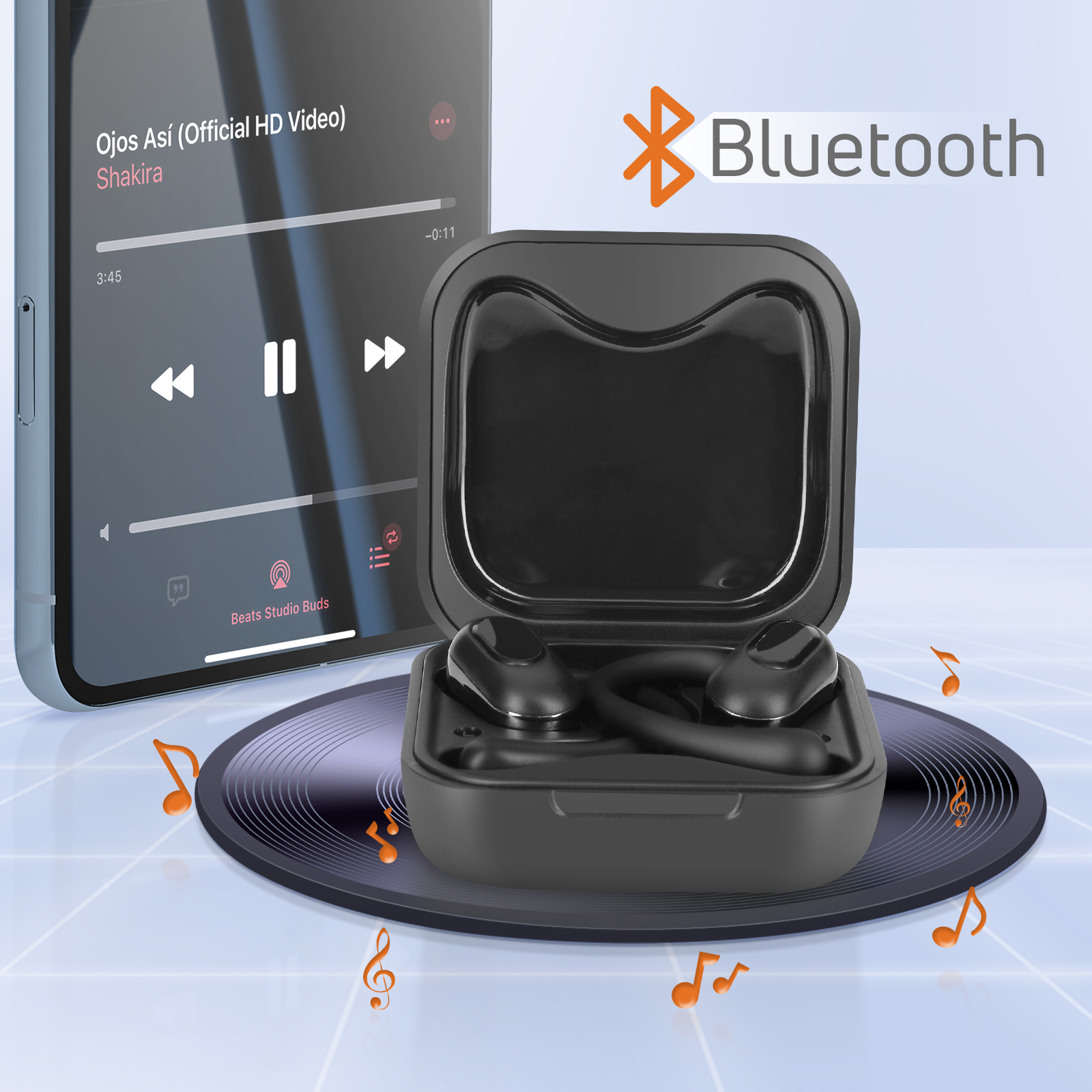 Auricolari neri in una custodia nera accanto a un telefono che riproduce musica, con un'icona Bluetooth.